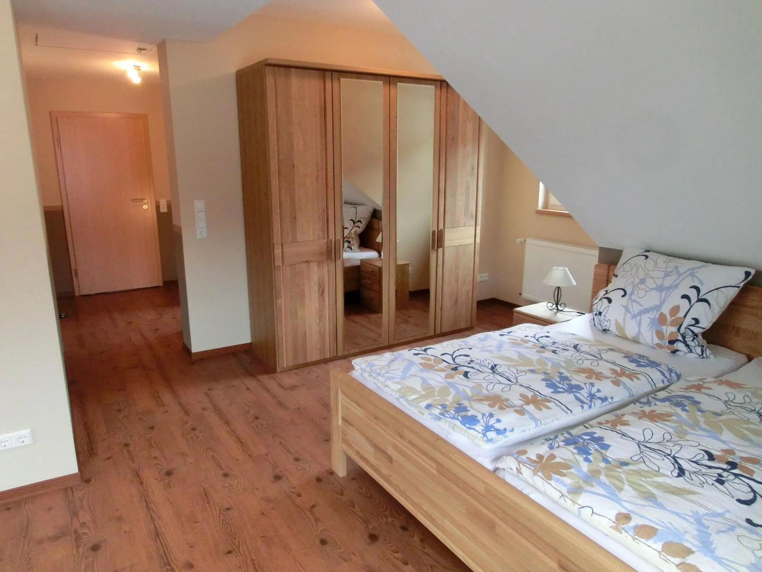 Bedroom, Bed in Ferienweingut Hirschen Schulstraße