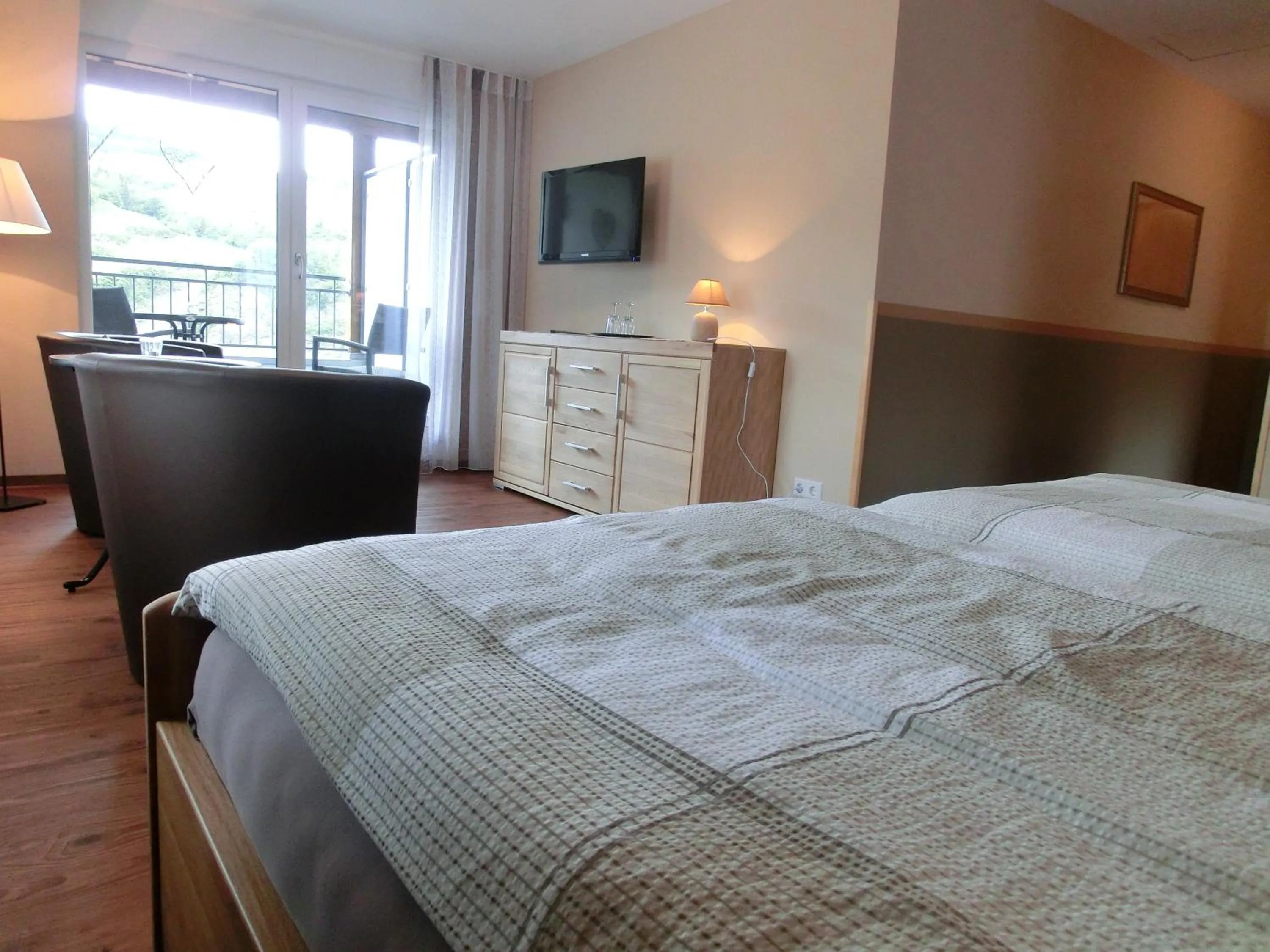 Photo of the whole room, Bed in Ferienweingut Hirschen Schulstraße