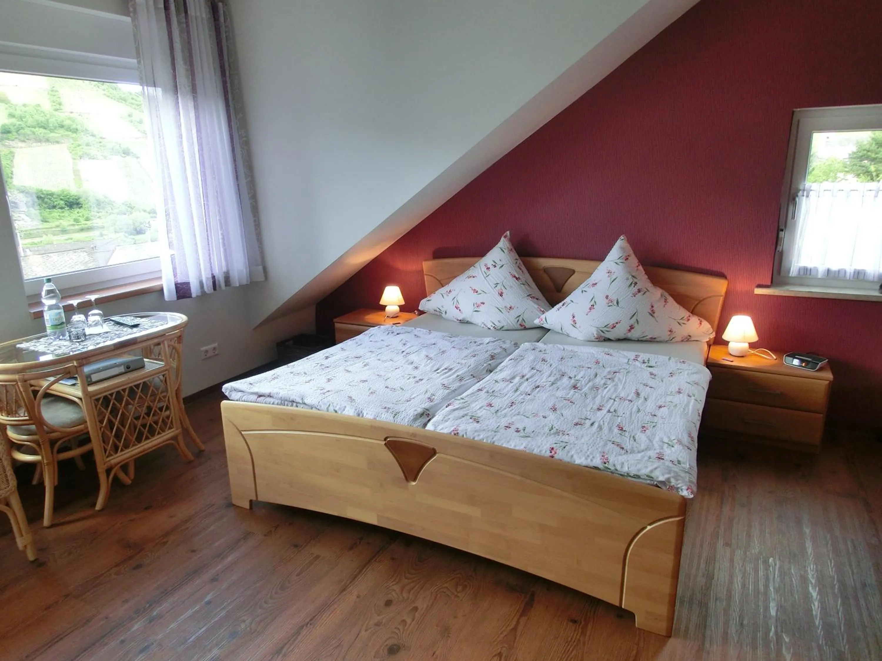 Photo of the whole room, Bed in Ferienweingut Hirschen Schulstraße