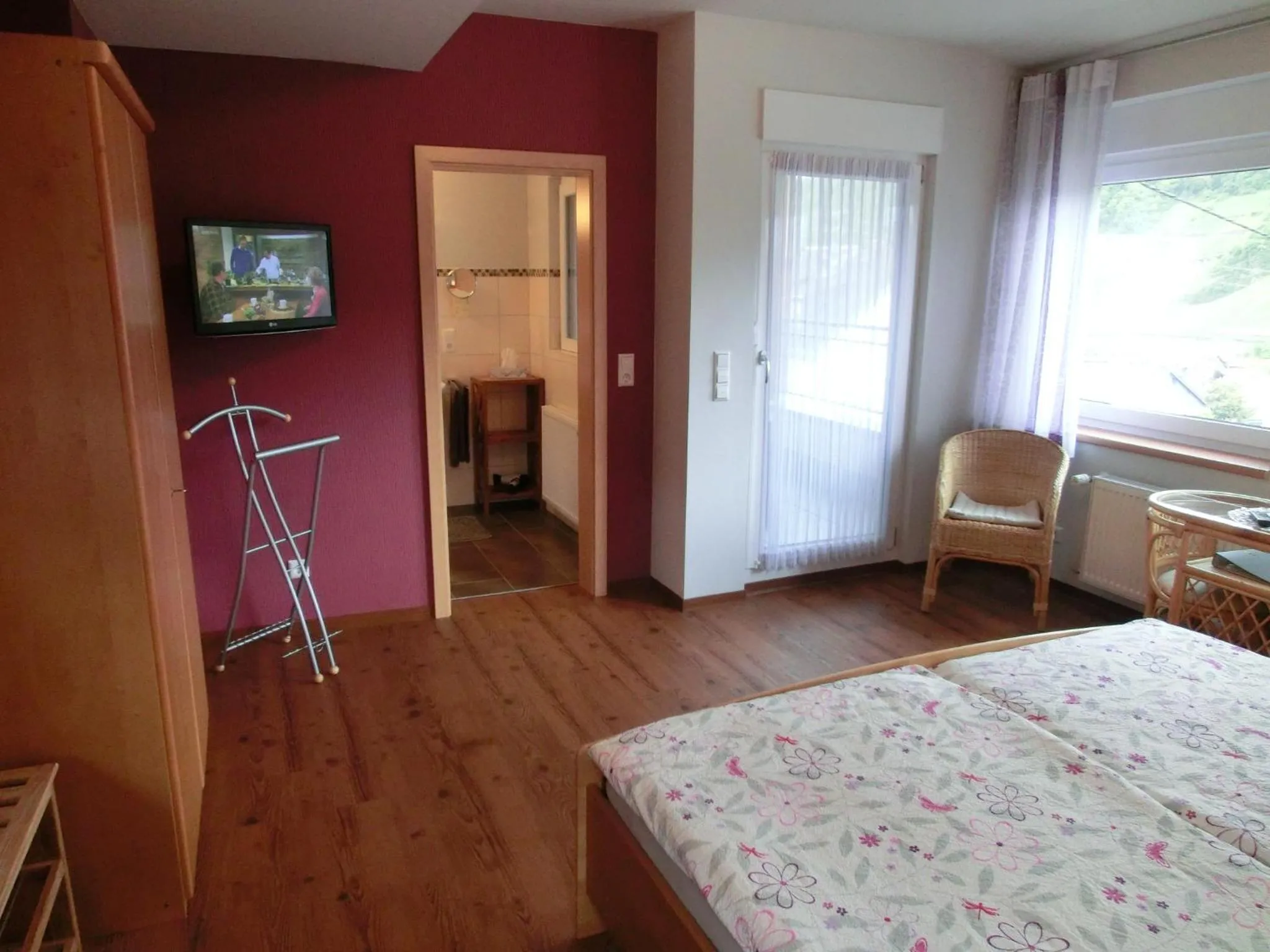 Photo of the whole room, Bed in Ferienweingut Hirschen Schulstraße