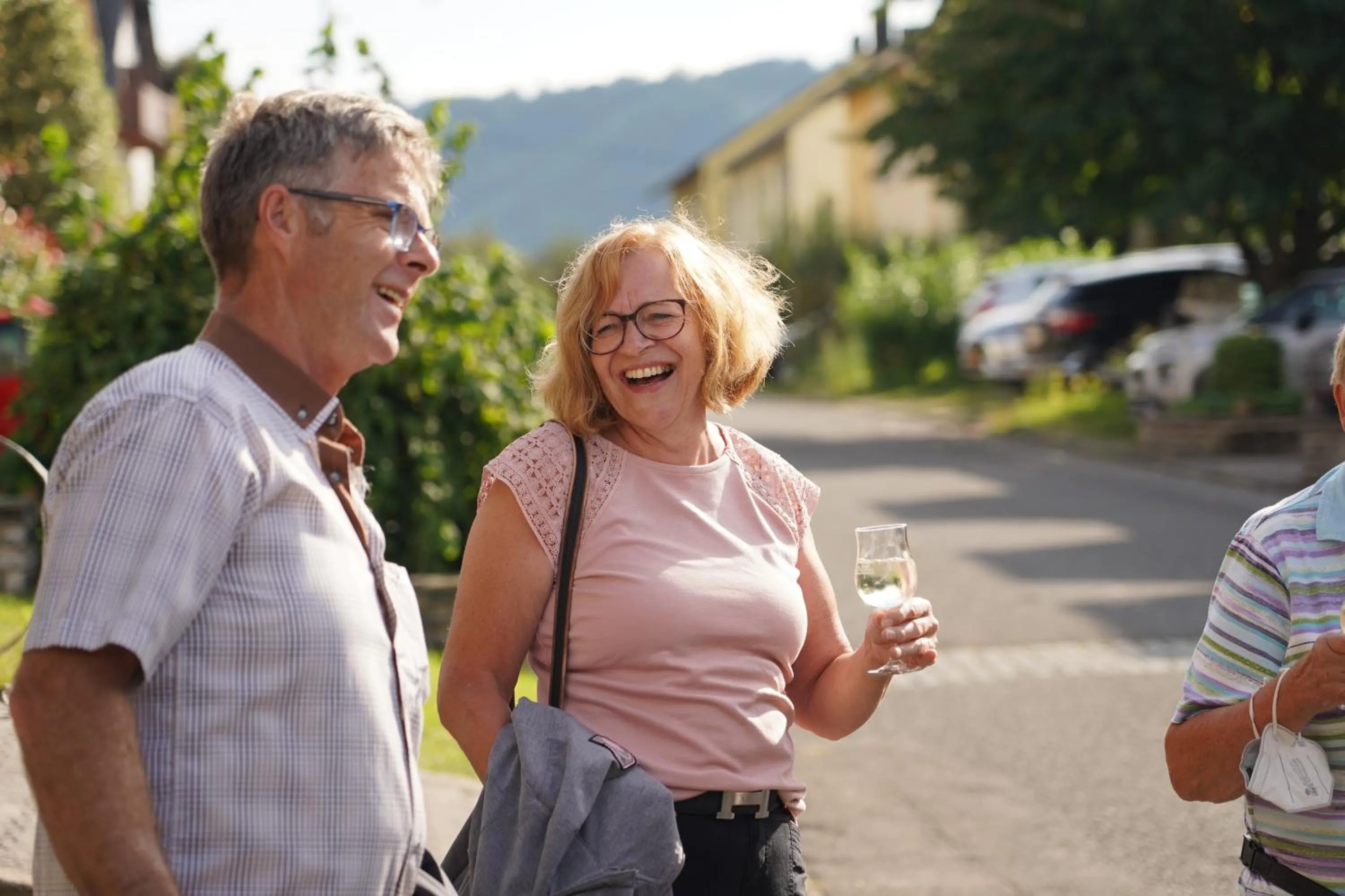 group of guests in Ferienweingut Hirschen Schulstraße