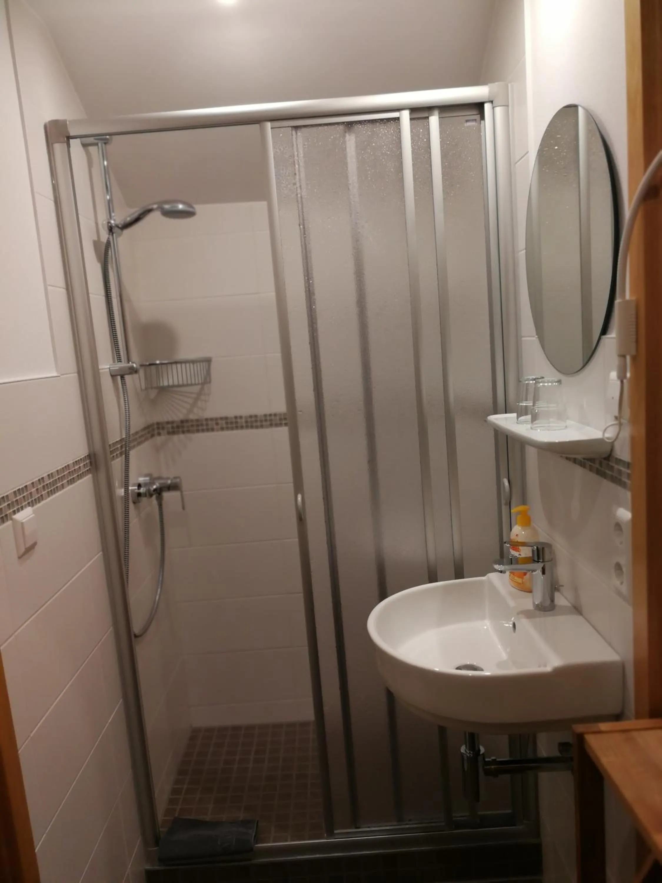 Bathroom in Ferienweingut Hirschen Schulstraße