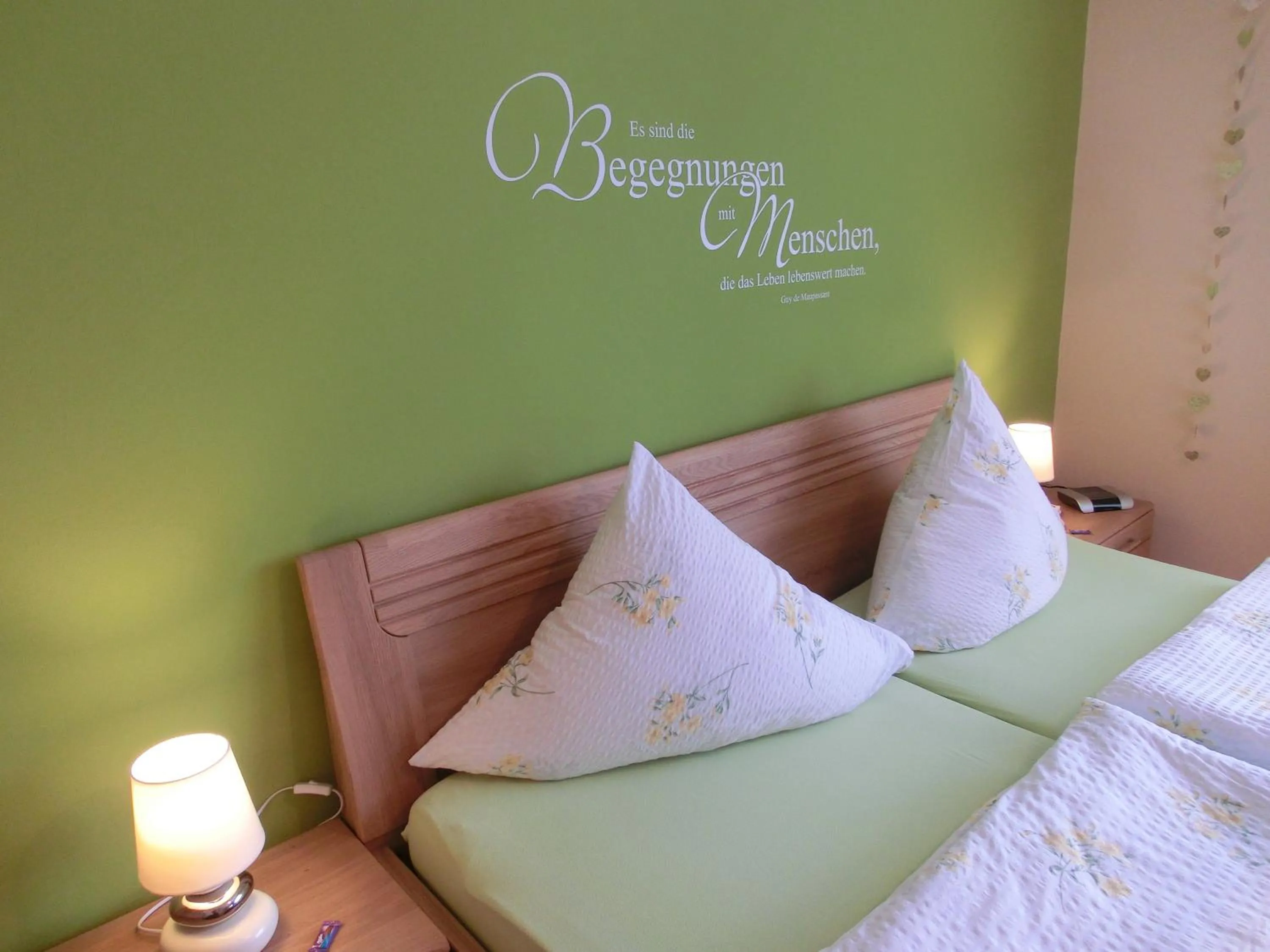 Photo of the whole room, Bed in Ferienweingut Hirschen Schulstraße