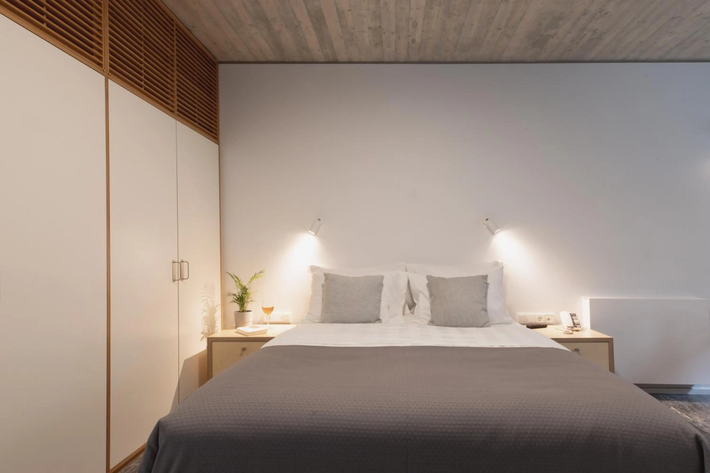 Bedroom, Bed in Athens BlueBuilding