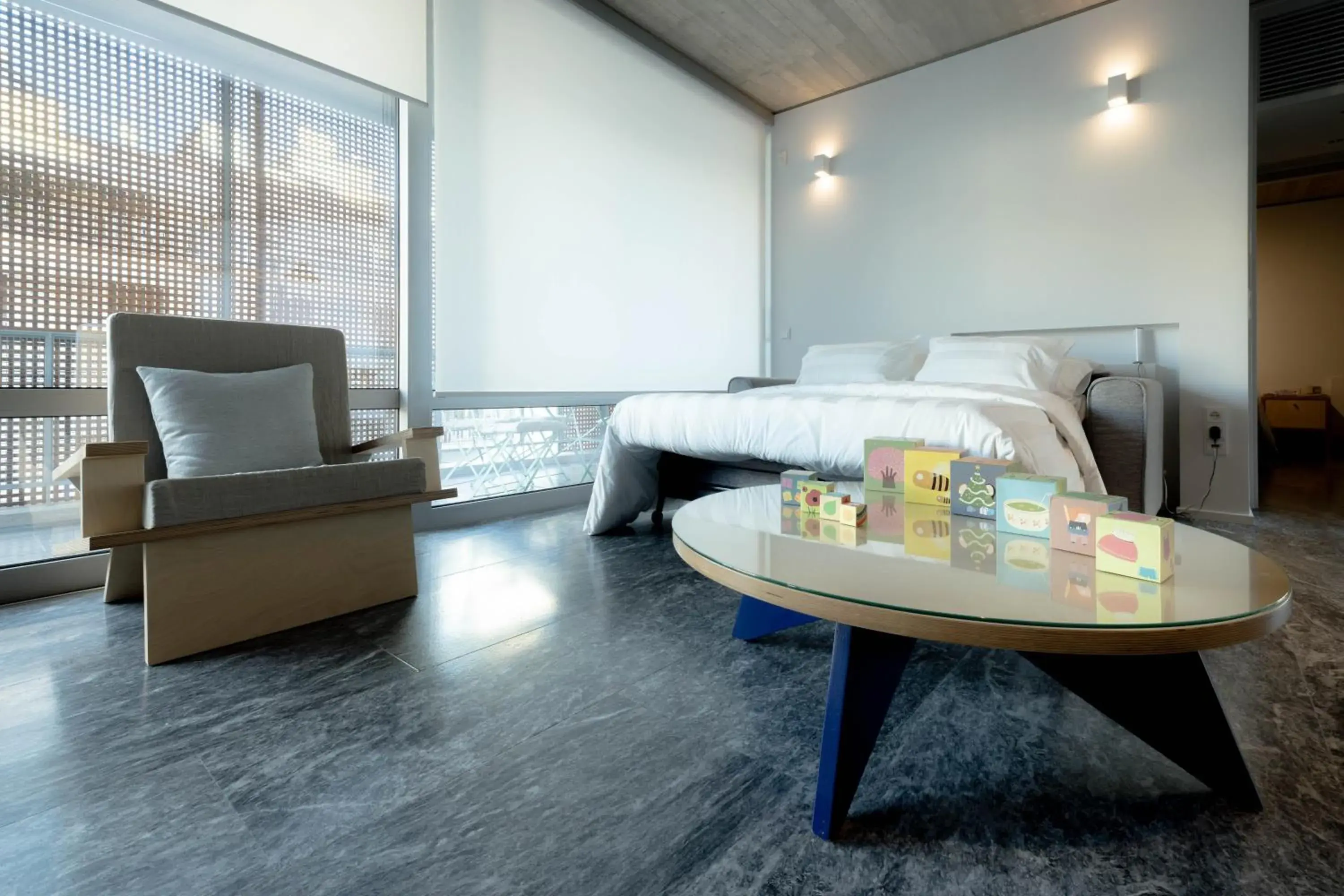 Exclusive Apartment 2nd Floor in Athens BlueBuilding Exclusive Apartment 2nd Floor in Athens BlueBuilding