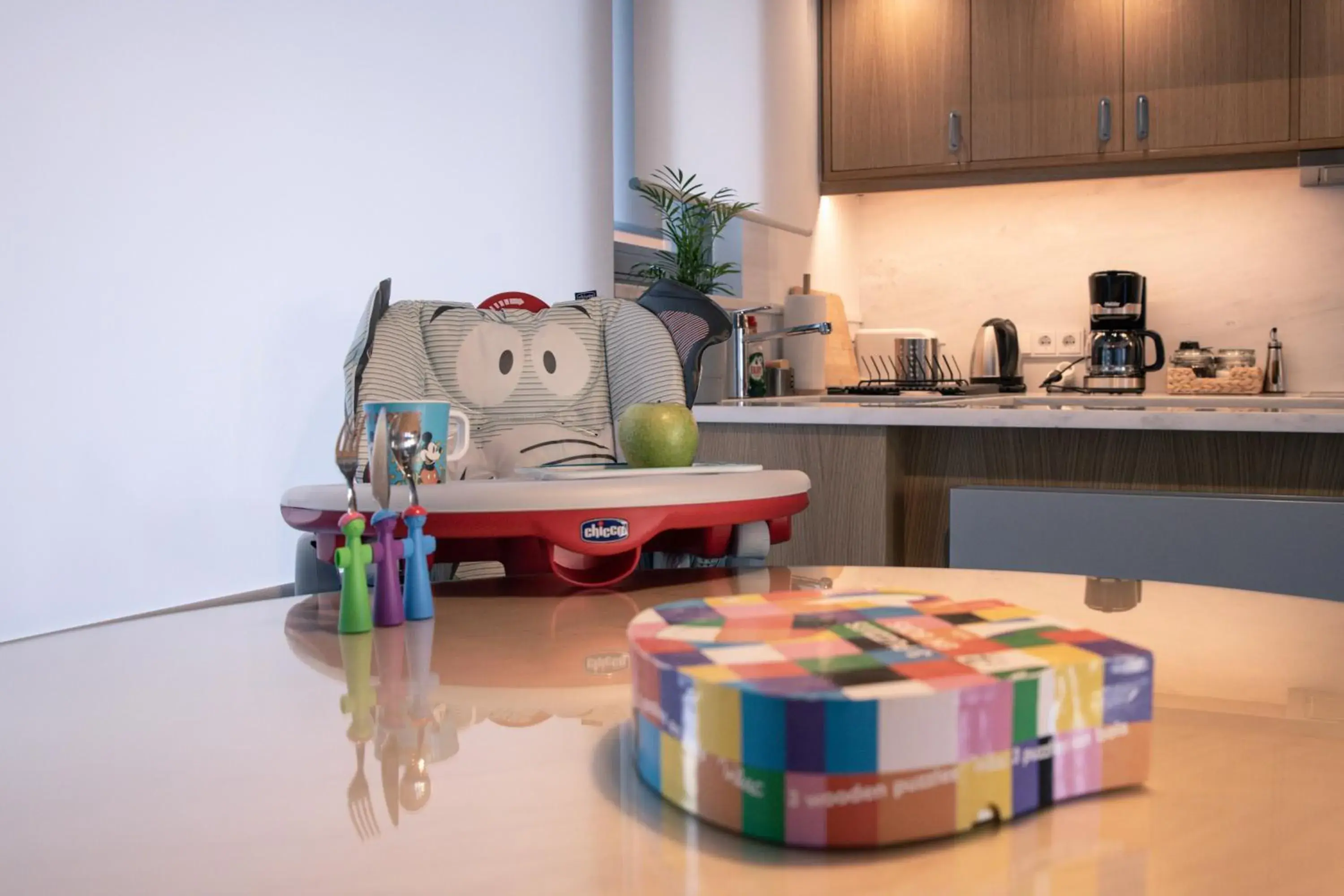 Exclusive Apartment 2nd Floor in Athens BlueBuilding Exclusive Apartment 2nd Floor in Athens BlueBuilding