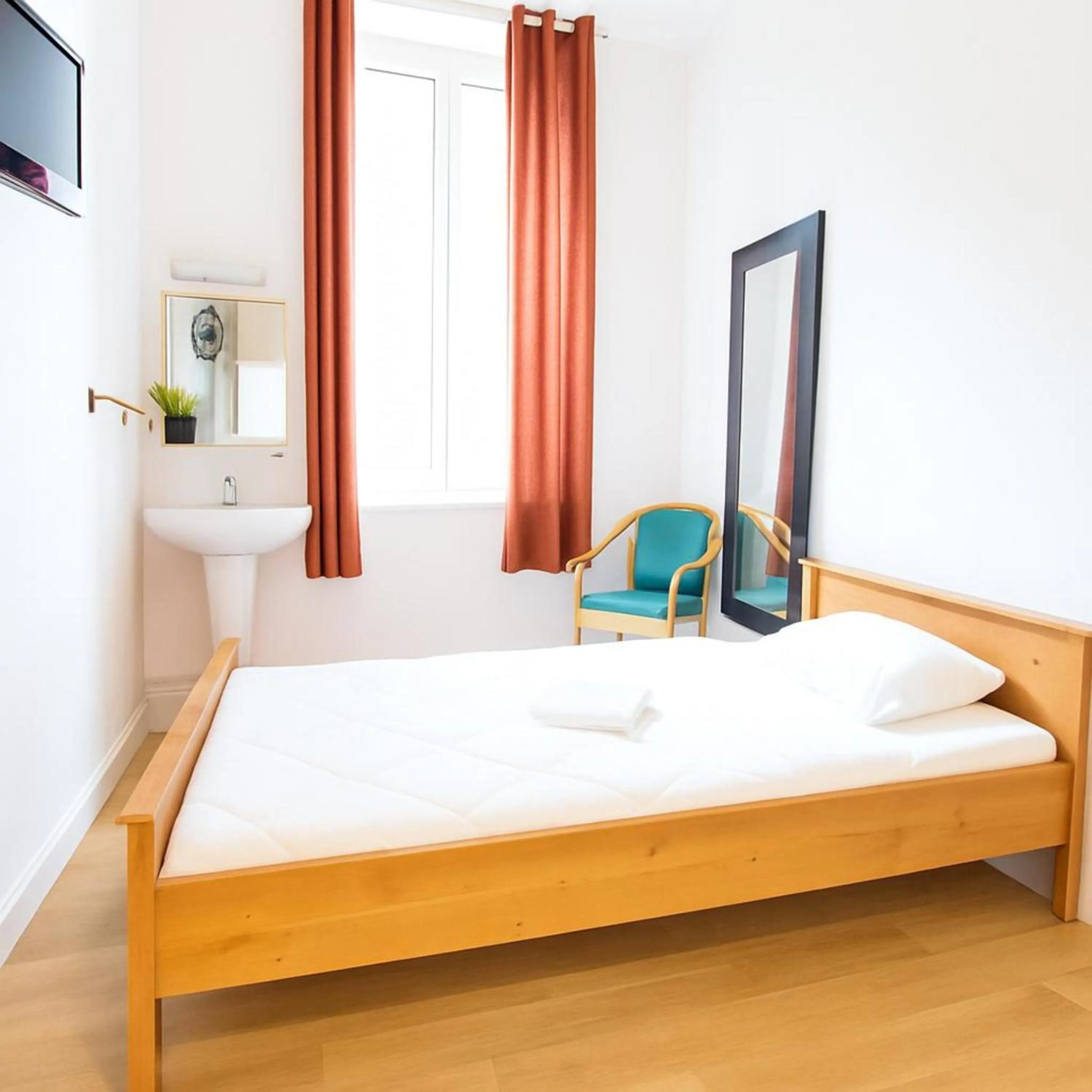 Standard Single Room with Shared Bathroom in Hôtel Le Paris Brest