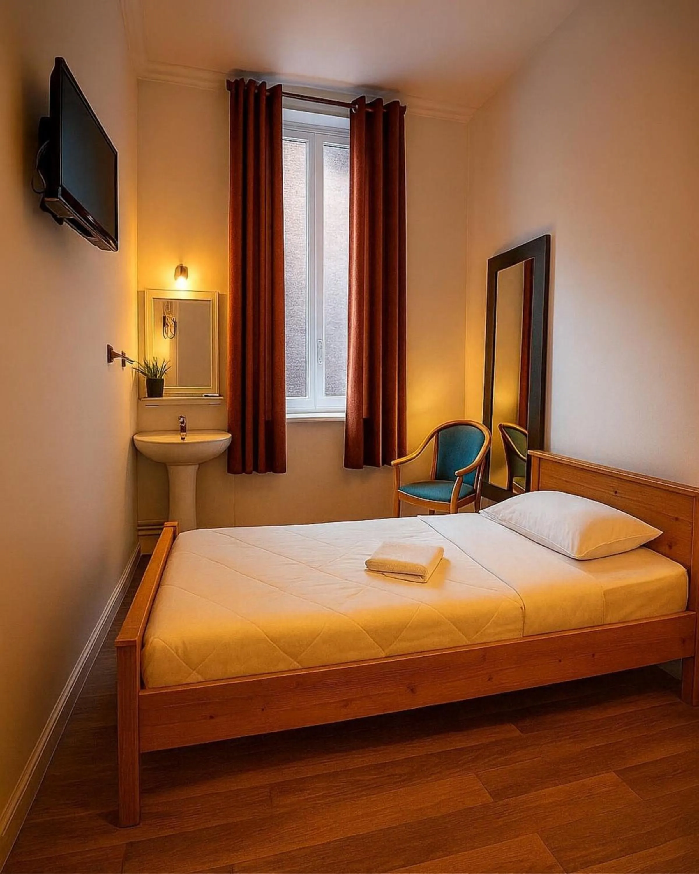 Standard Single Room with Shared Bathroom in Hôtel Le Paris Brest