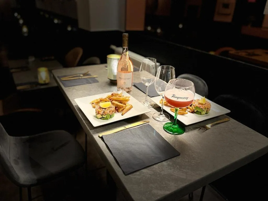 Food and drinks in Hôtel Le Paris Brest