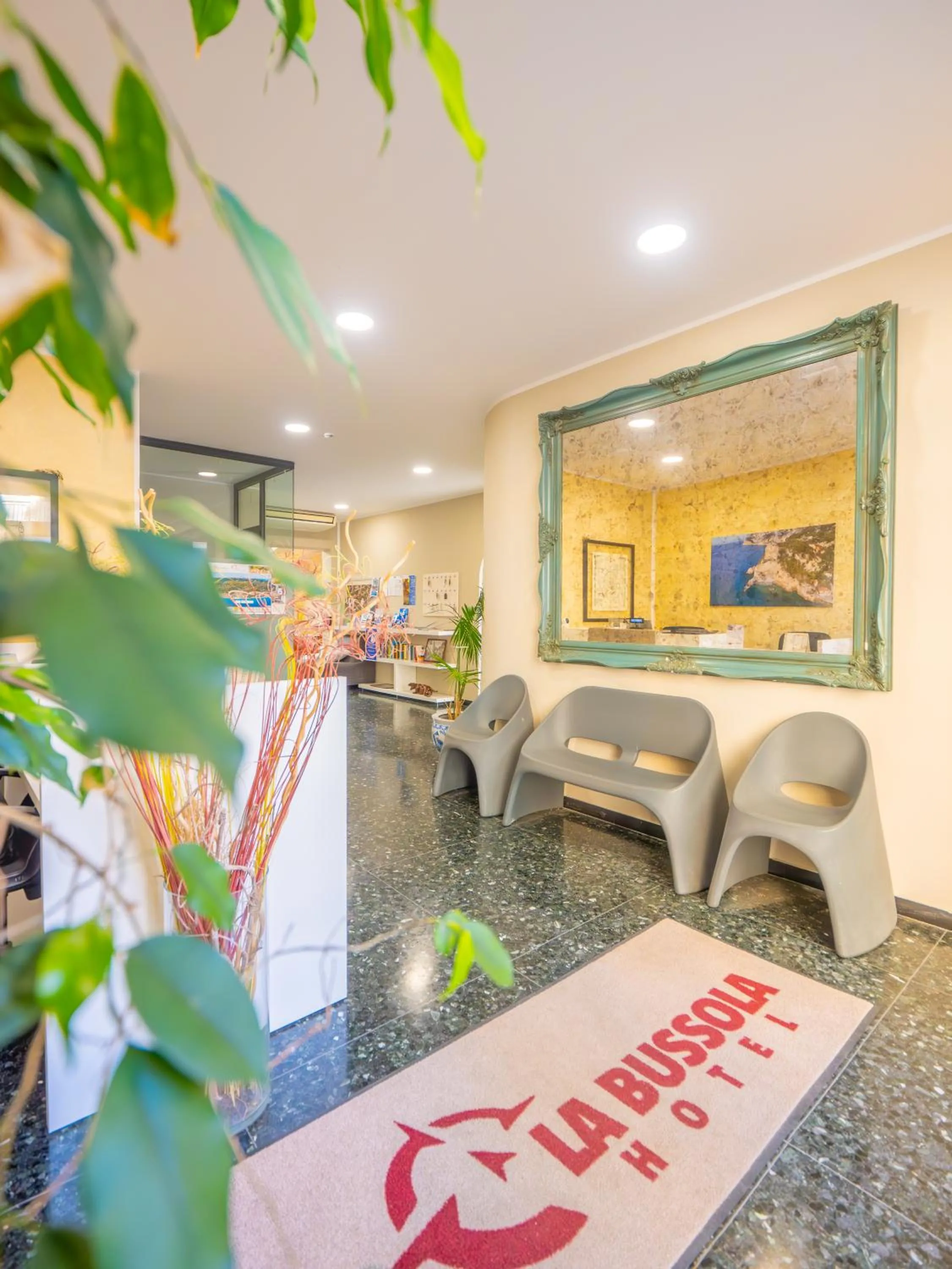 Seating area in Hotel La Bussola