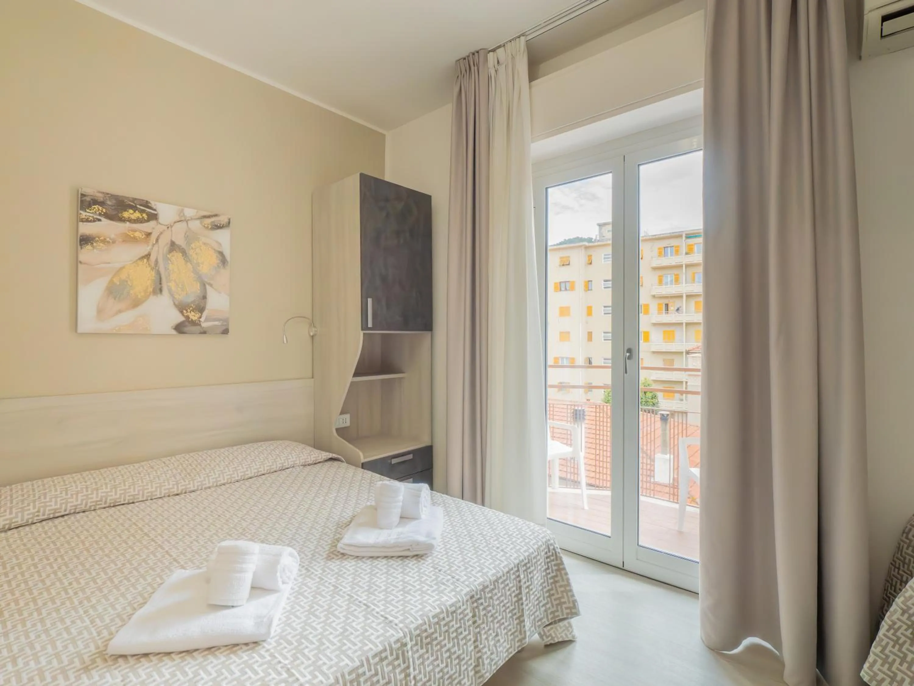 Bedroom, Bed in Hotel La Bussola