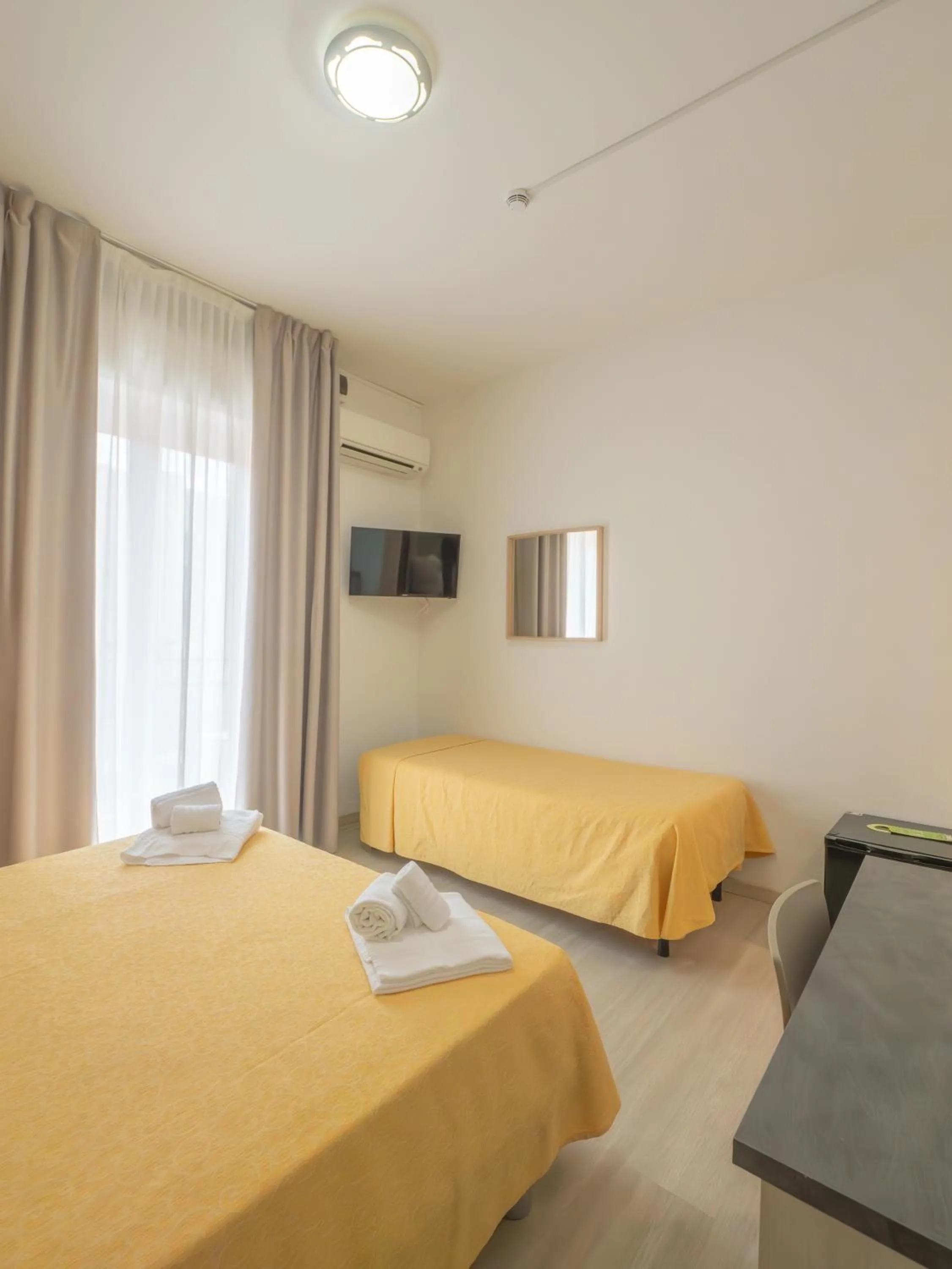 TV and multimedia, Bed in Hotel La Bussola