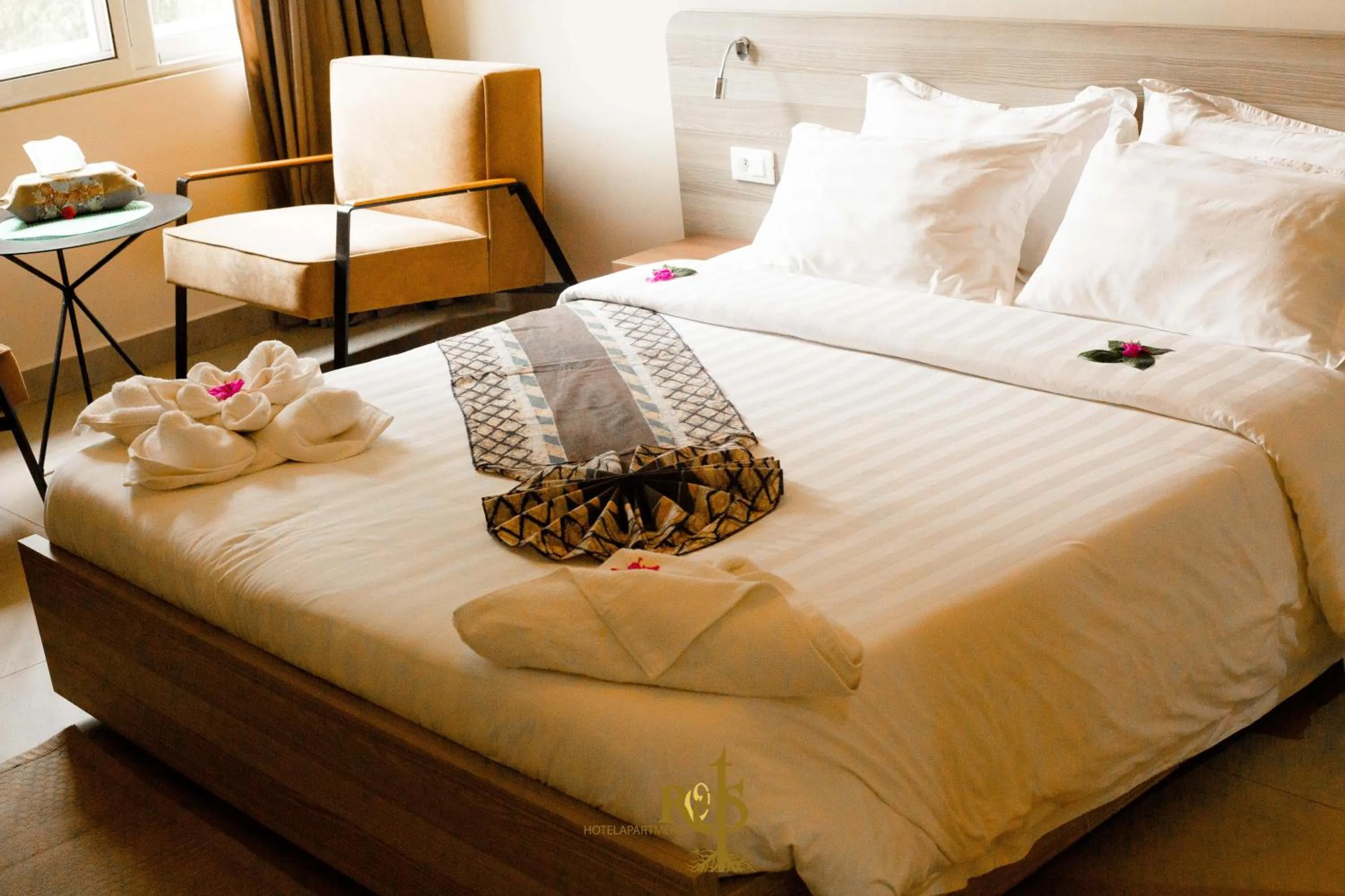 Bedroom, Bed in Roots Hotel Apartments Abidjan