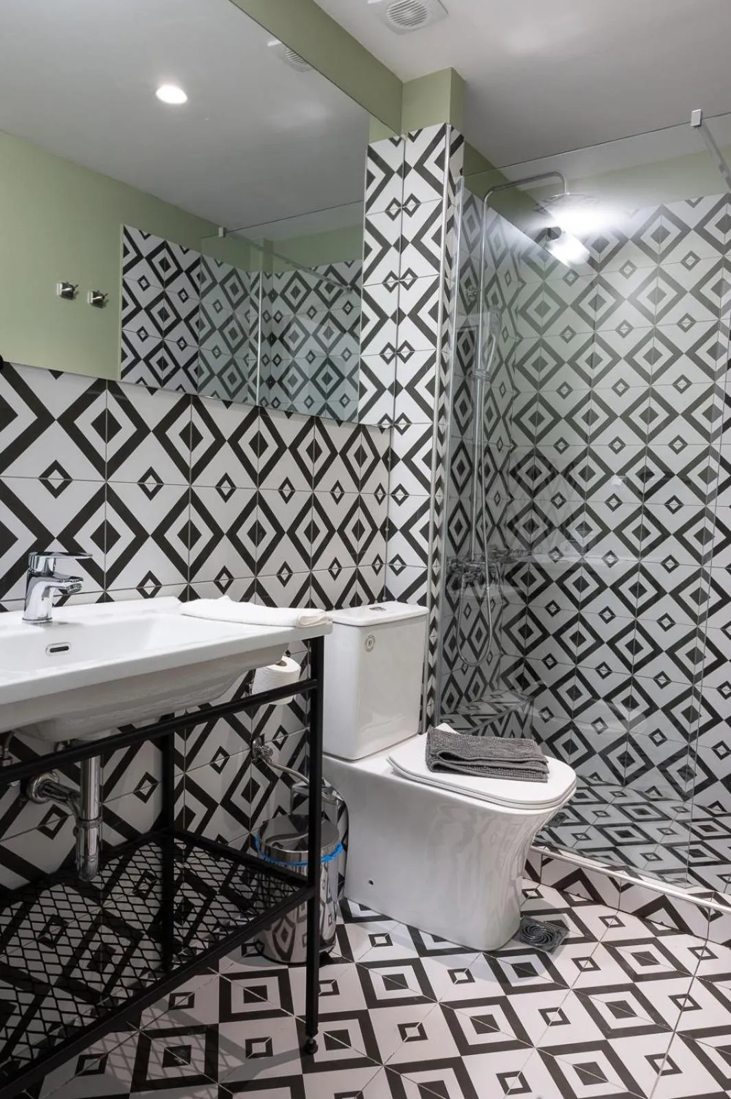 Shower in ATHENS STORIES