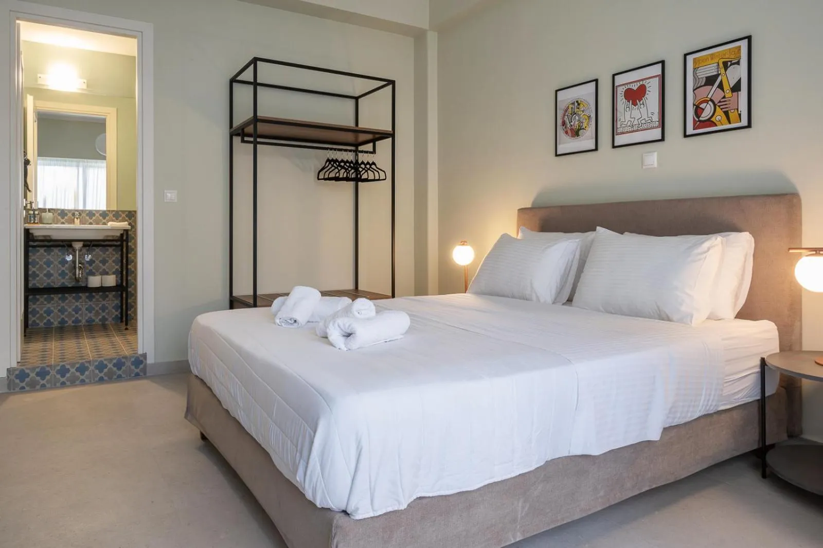 Bed in ATHENS STORIES