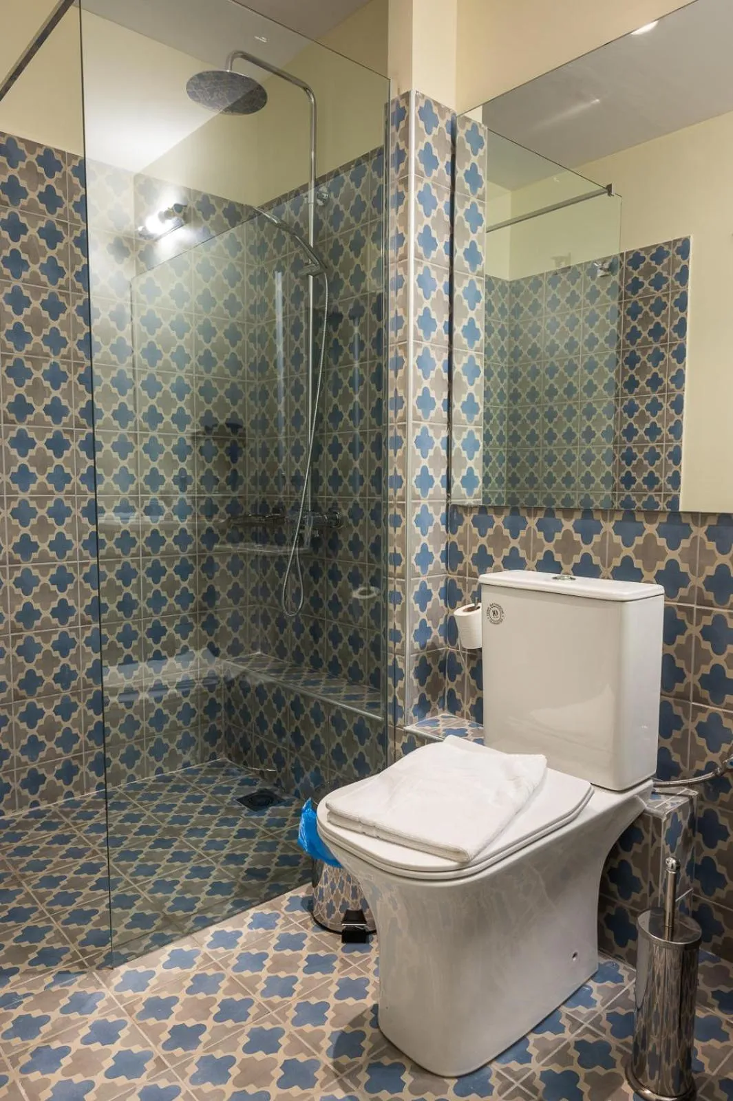 Shower in ATHENS STORIES