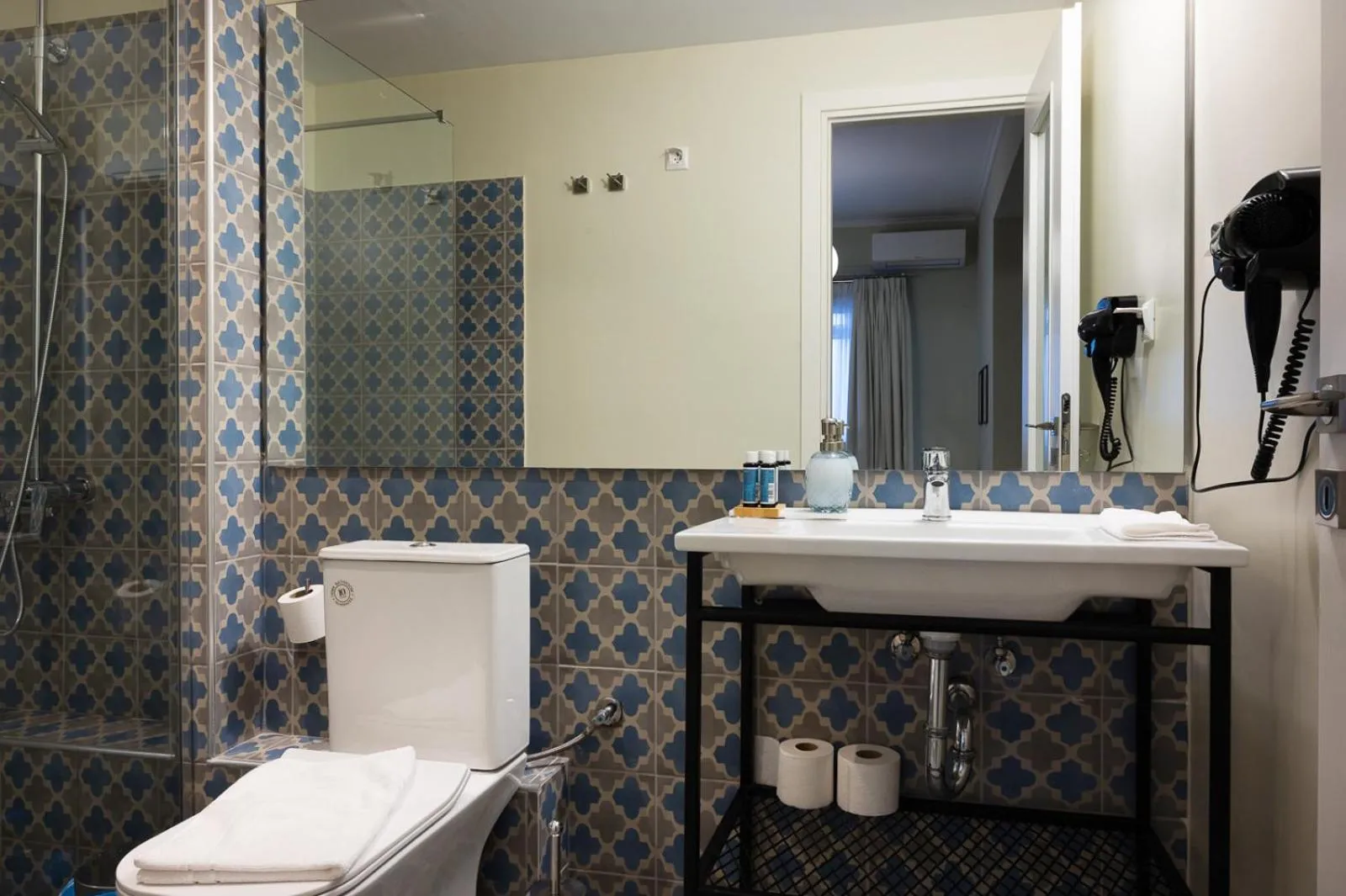 Shower in ATHENS STORIES