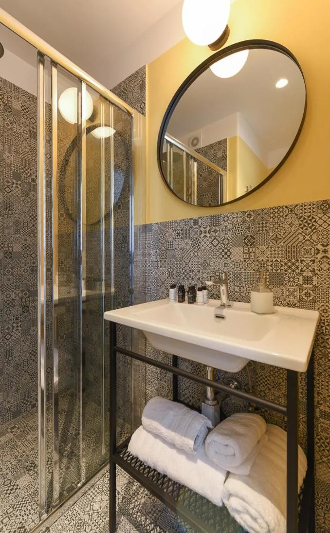 Shower in ATHENS STORIES