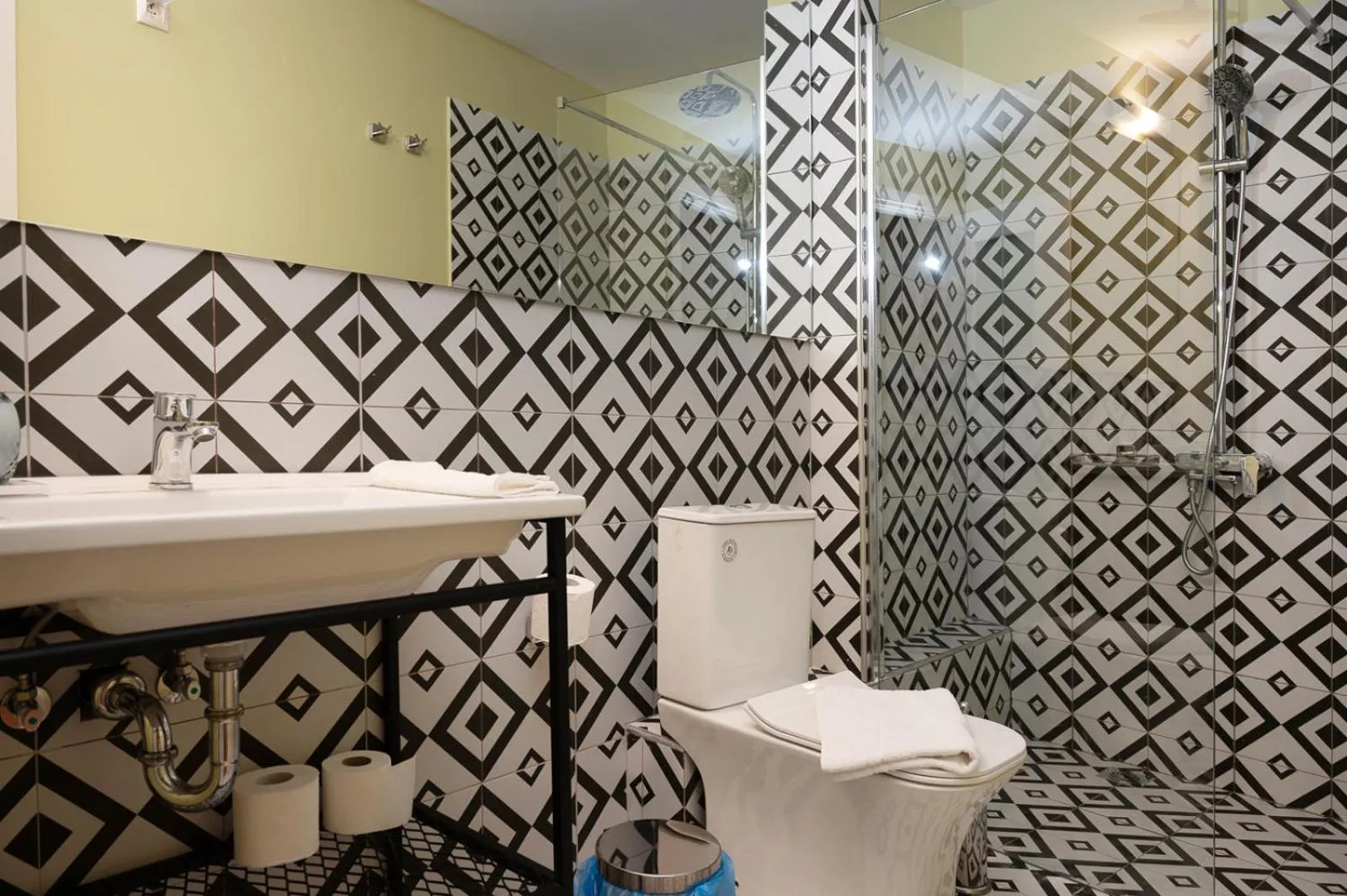 Shower in ATHENS STORIES