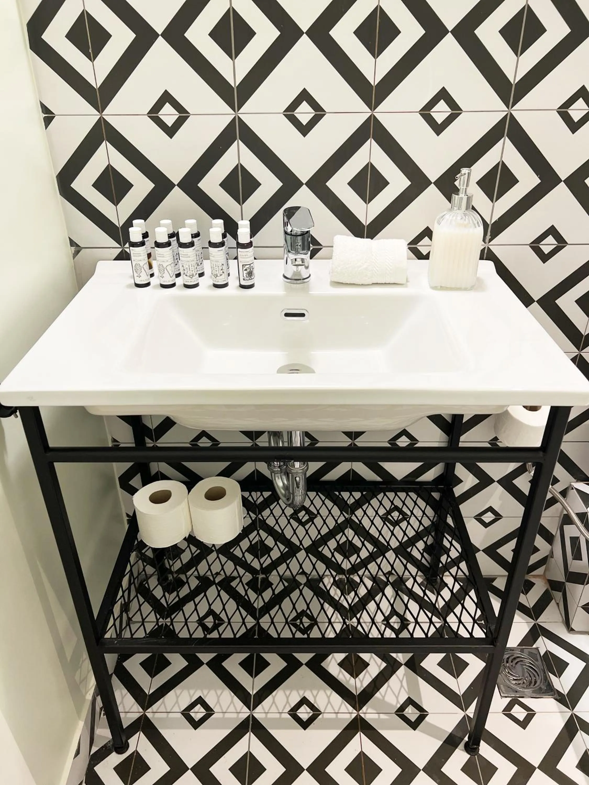 Bathroom in ATHENS STORIES