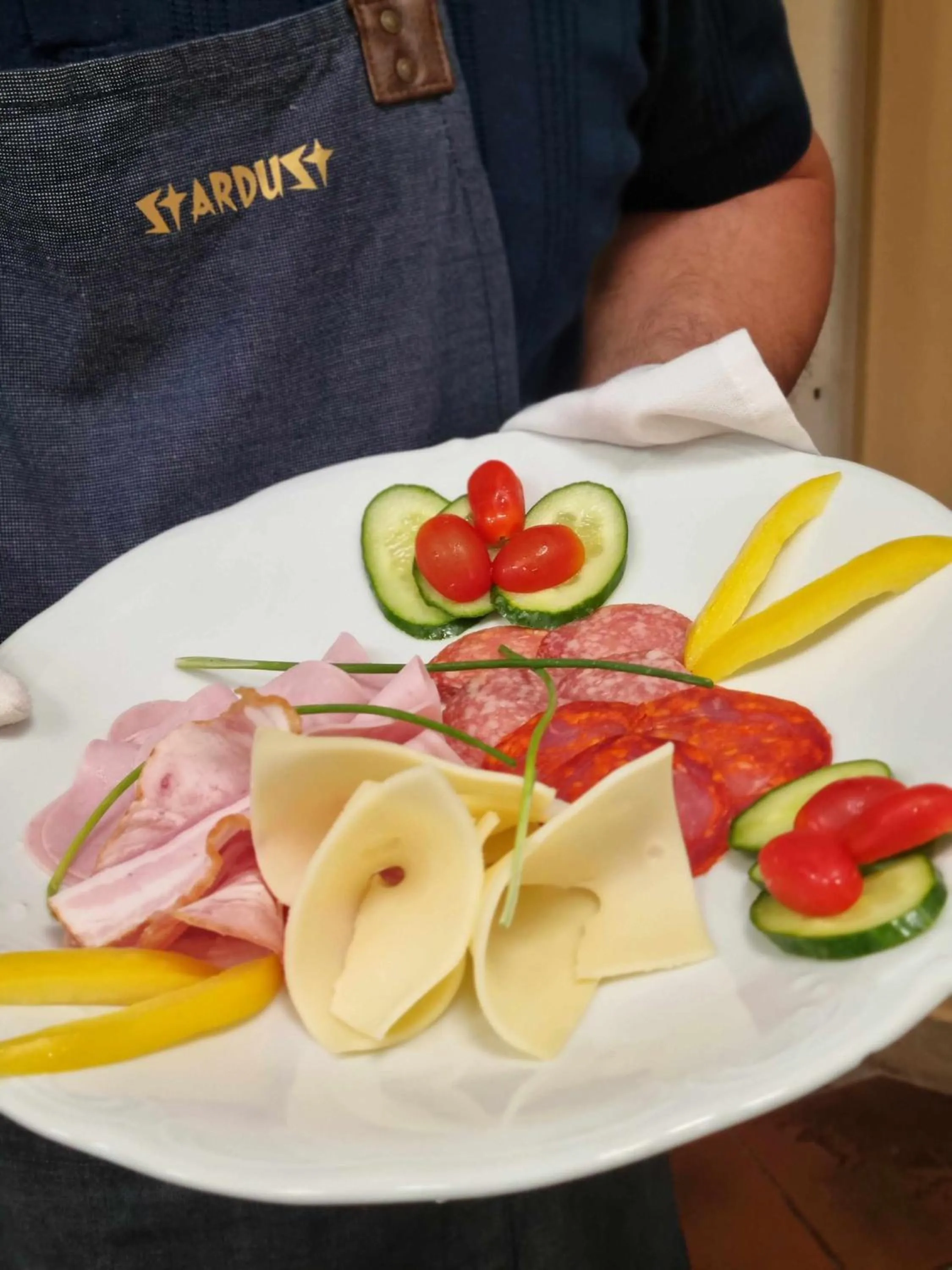 Restaurant/places to eat in Hotel Stardust