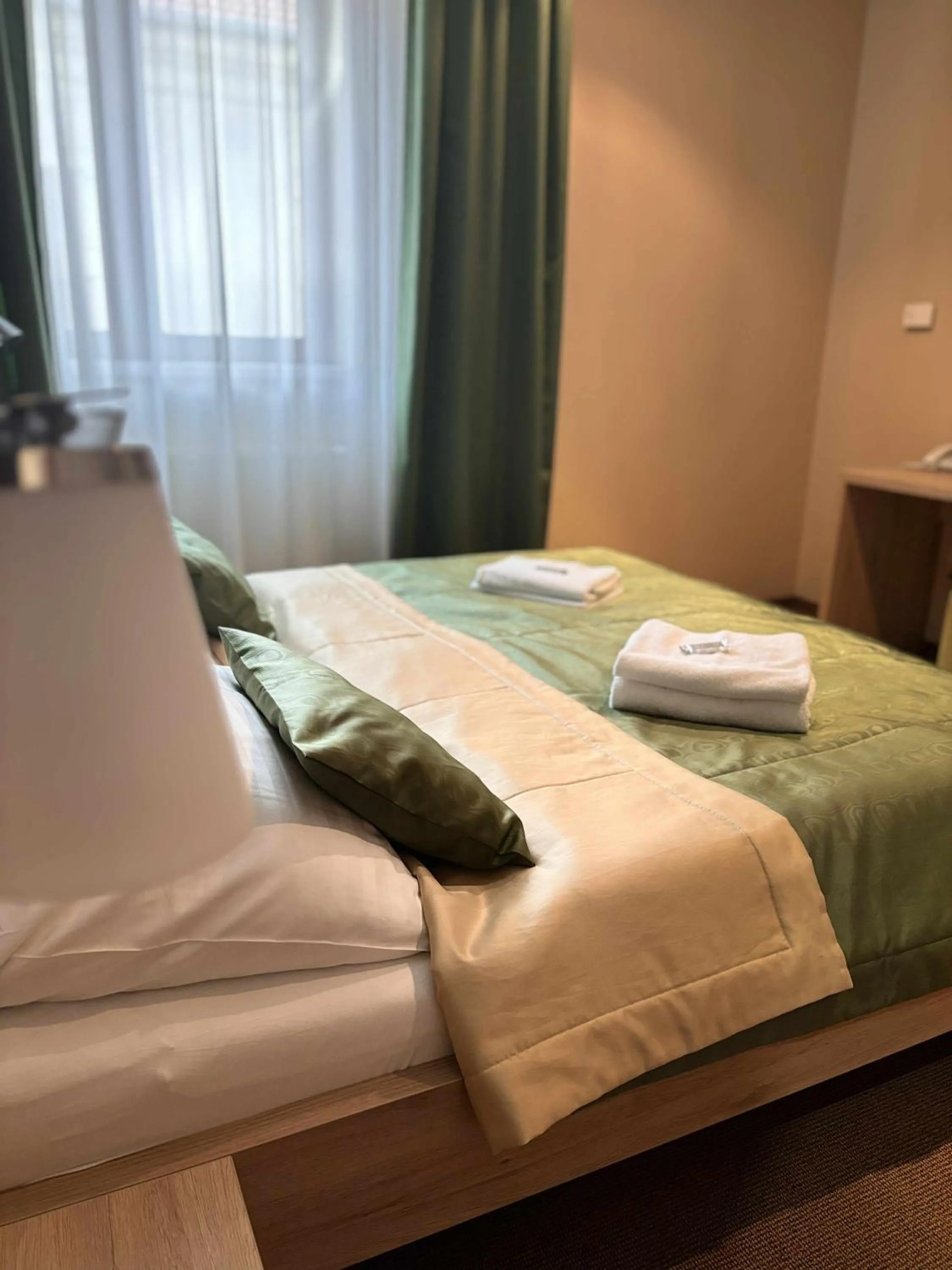 Photo of the whole room, Bed in Hotel Stardust