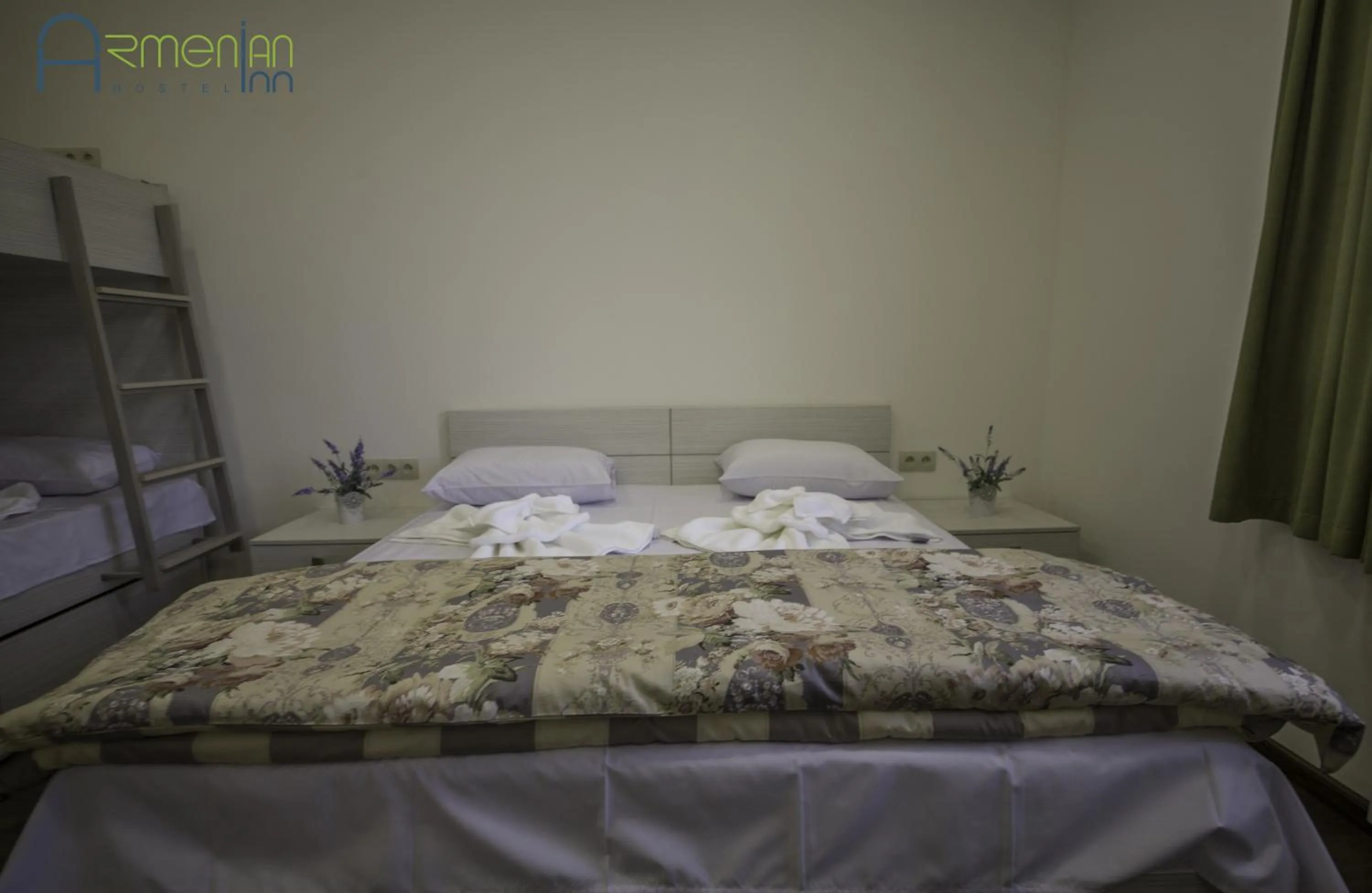 Photo of the whole room in Armenian Inn