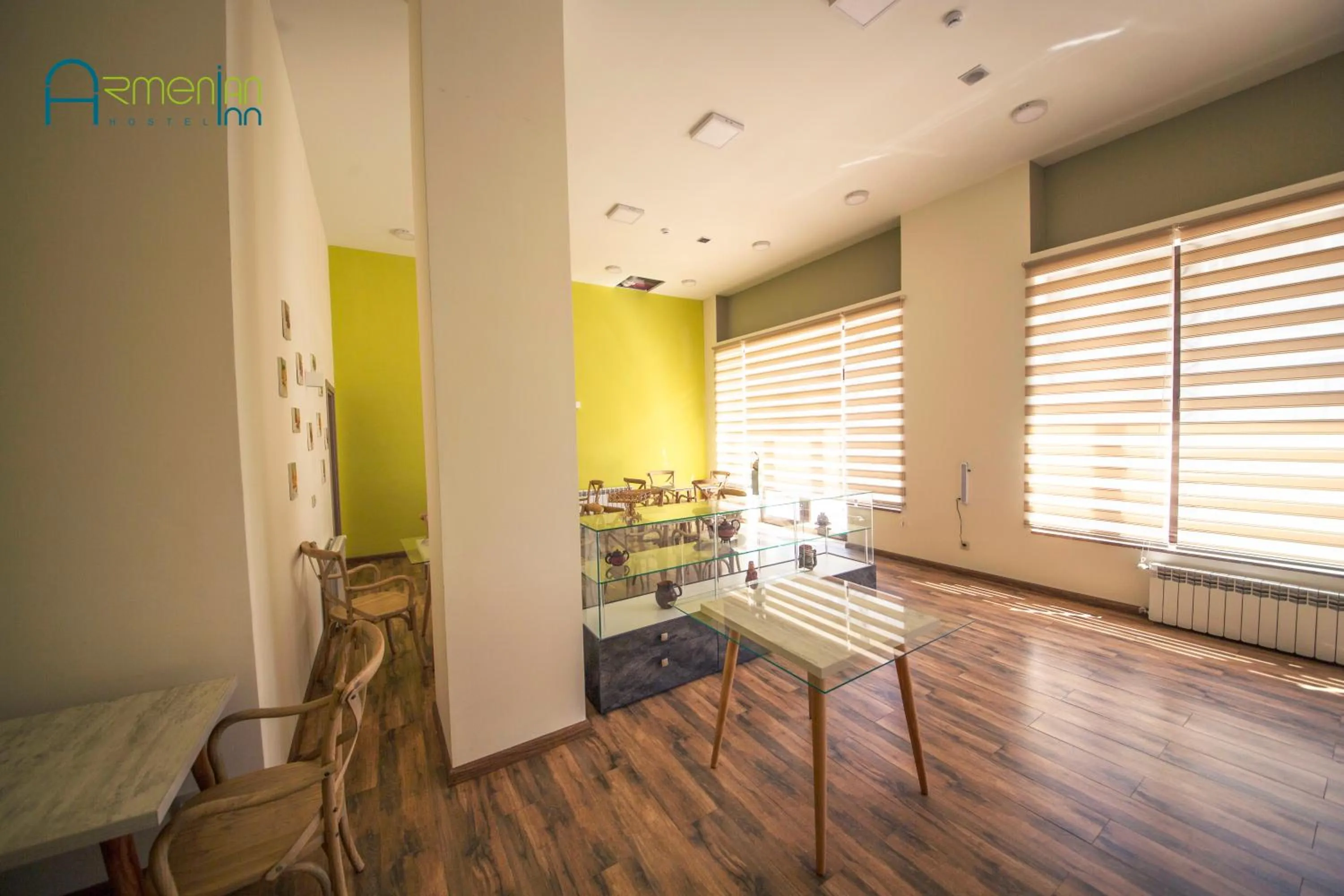 Restaurant/places to eat in Armenian Inn