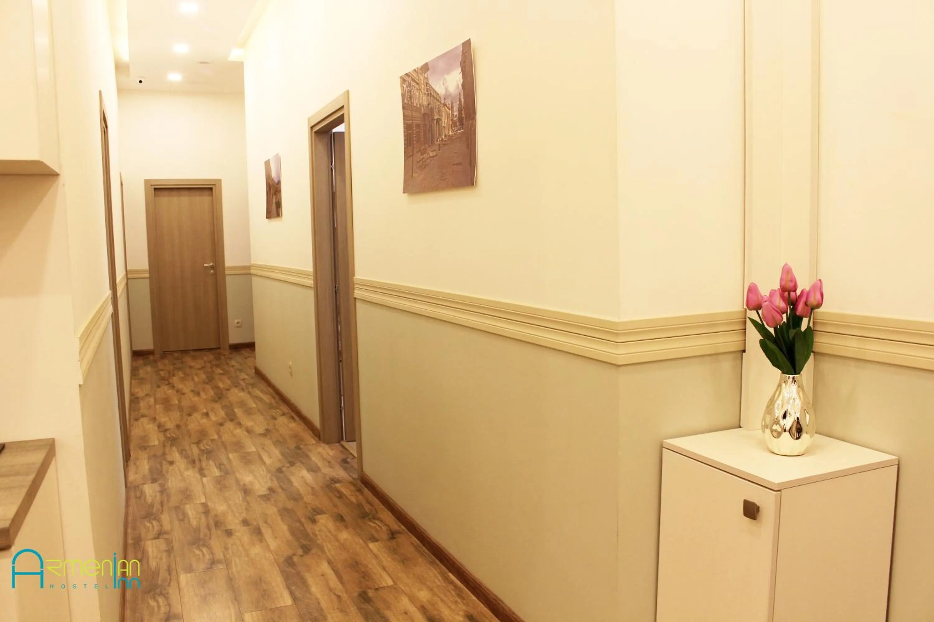 Communal lounge/ TV room in Armenian Inn