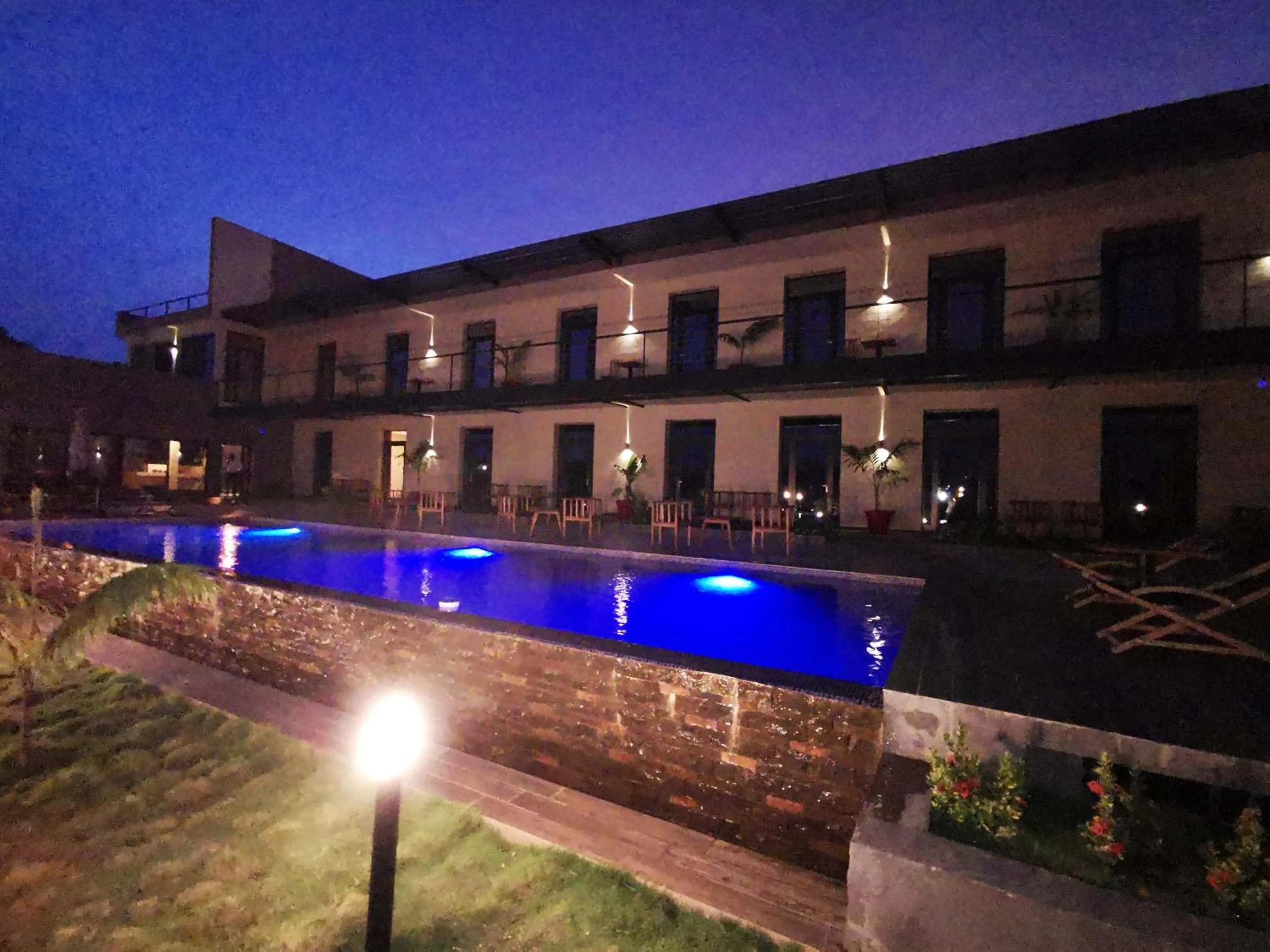 Property building in Au bord de l'eau