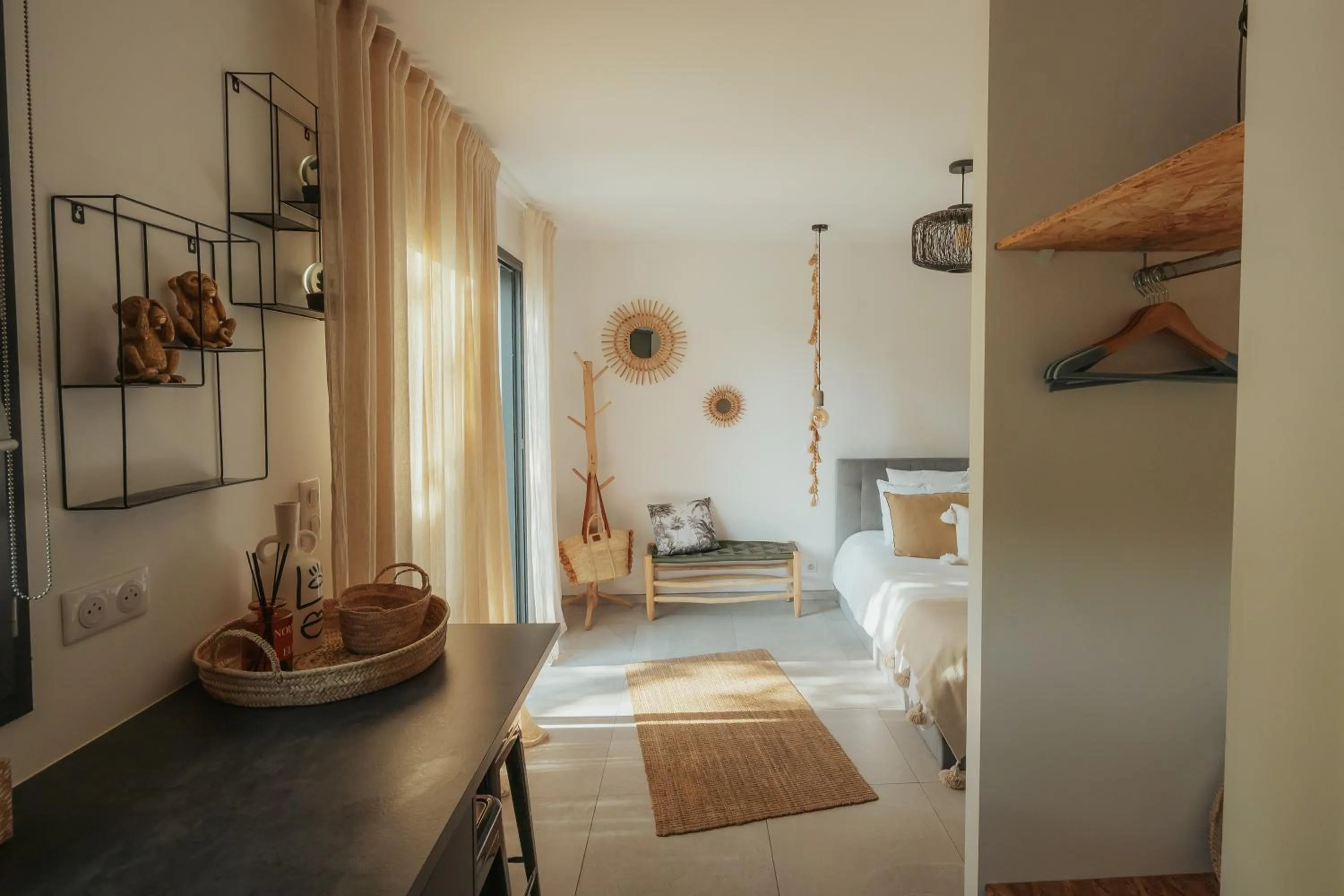 Photo of the whole room, Bed in L'Oasis Vendargues