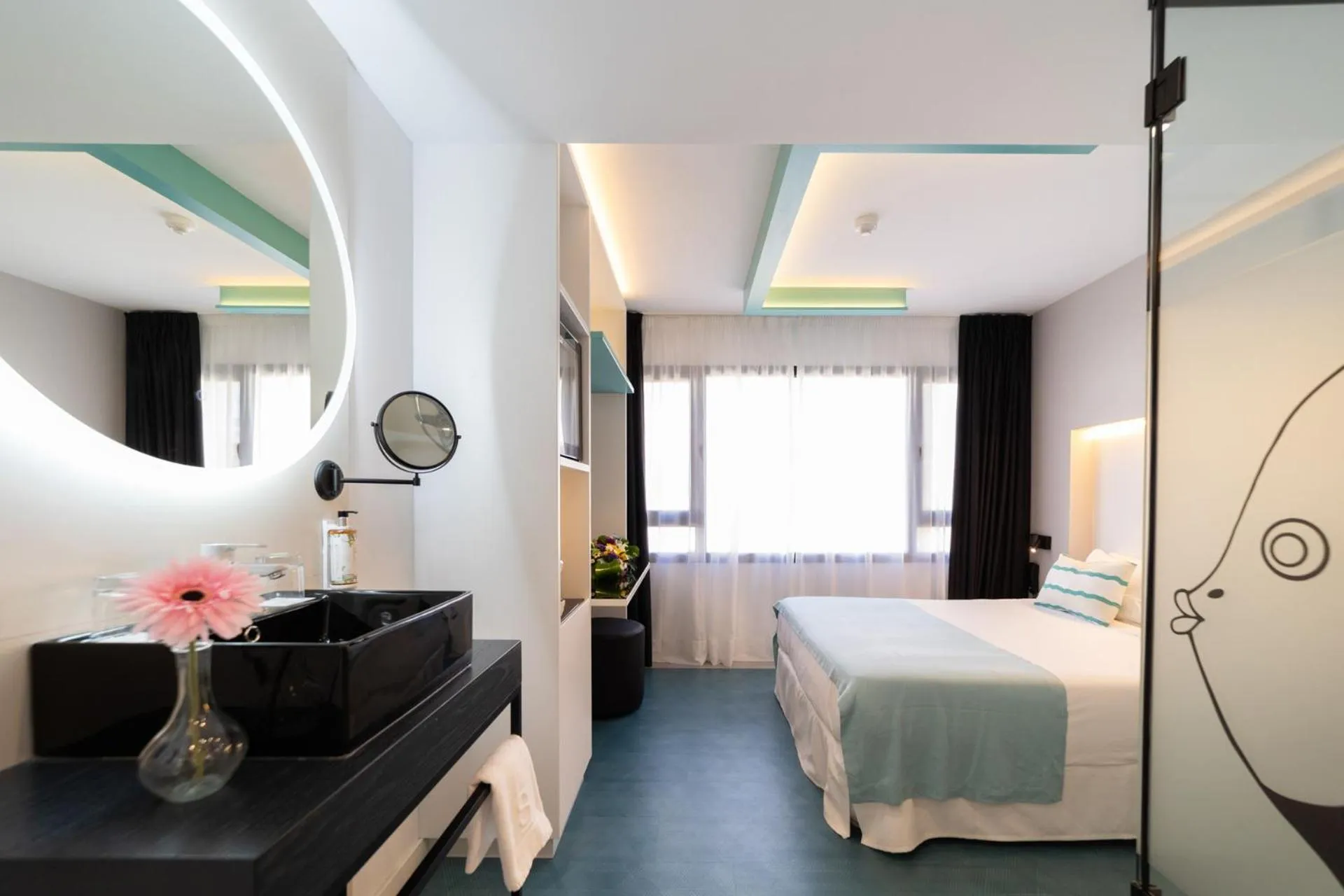 Photo of the whole room in Hotel Puerto de la Luz