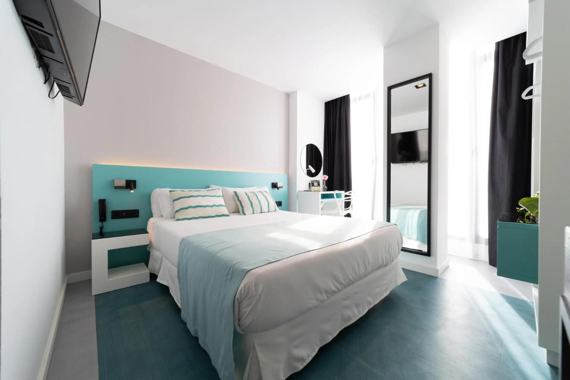 Photo of the whole room in Hotel Puerto de la Luz