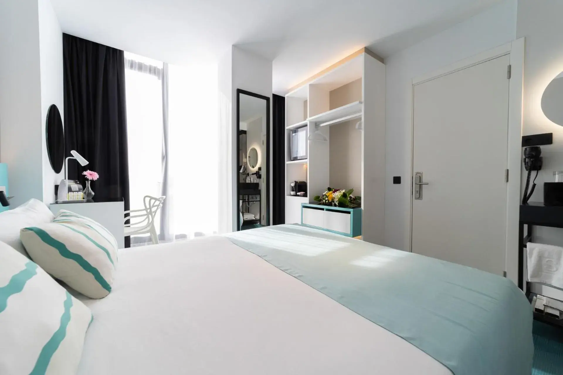 Classic Twin Room with Sea View in Hotel Puerto de la Luz Classic Twin Room with Sea View in Hotel Puerto de la Luz