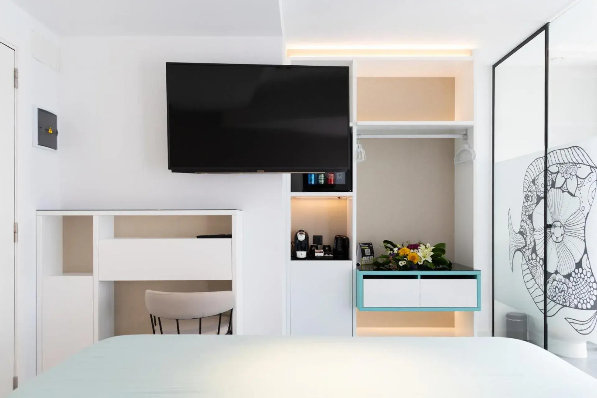Classic Twin Room with Sea View in Hotel Puerto de la Luz Classic Twin Room with Sea View in Hotel Puerto de la Luz
