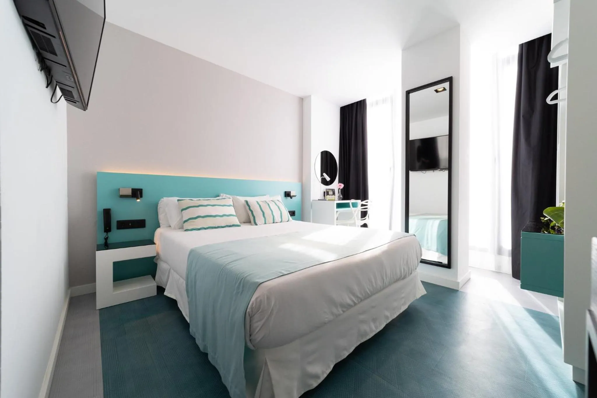 Photo of the whole room in Hotel Puerto de la Luz