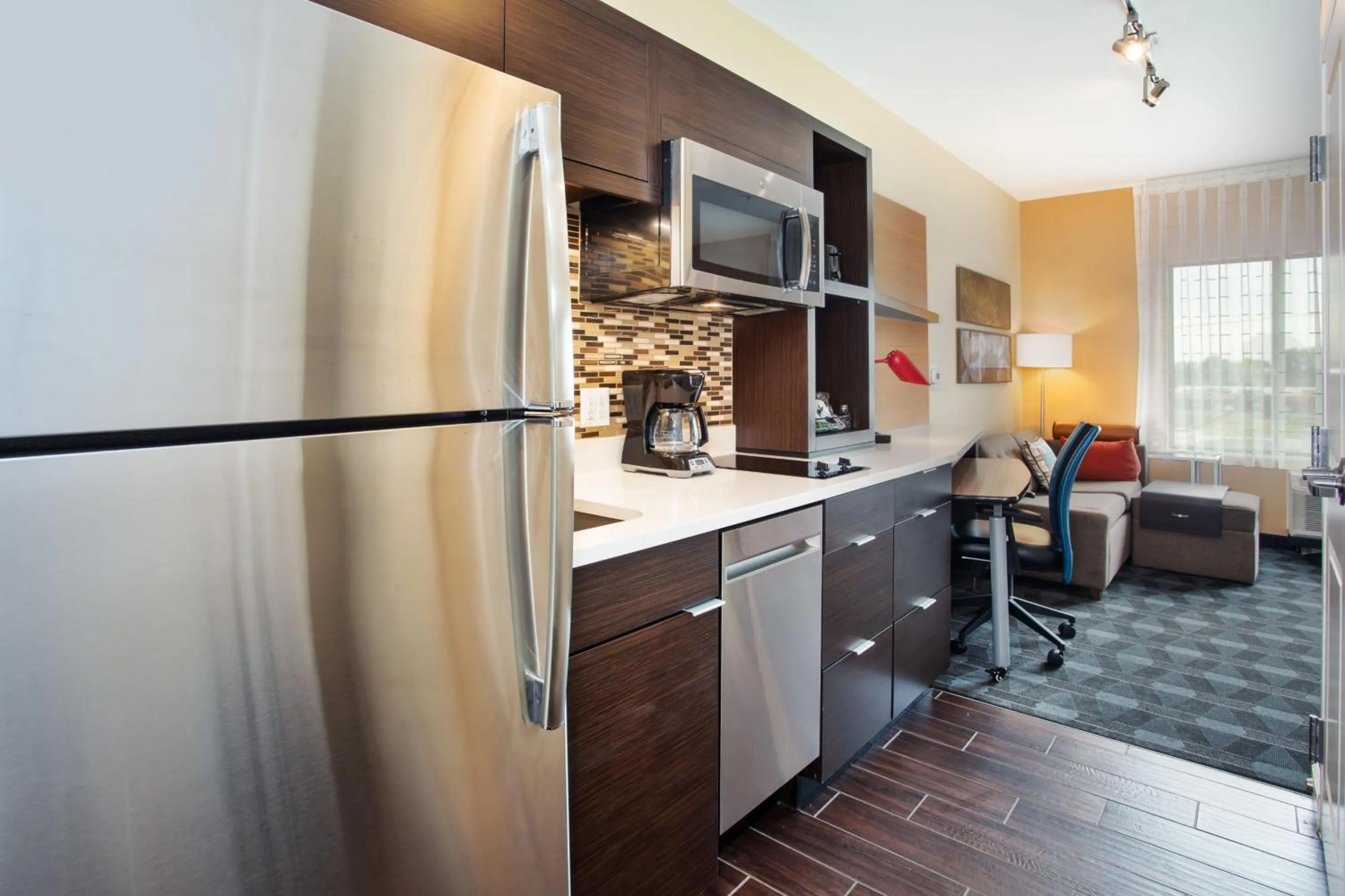 Kitchen or kitchenette in TownePlace Suites by Marriott Detroit Belleville