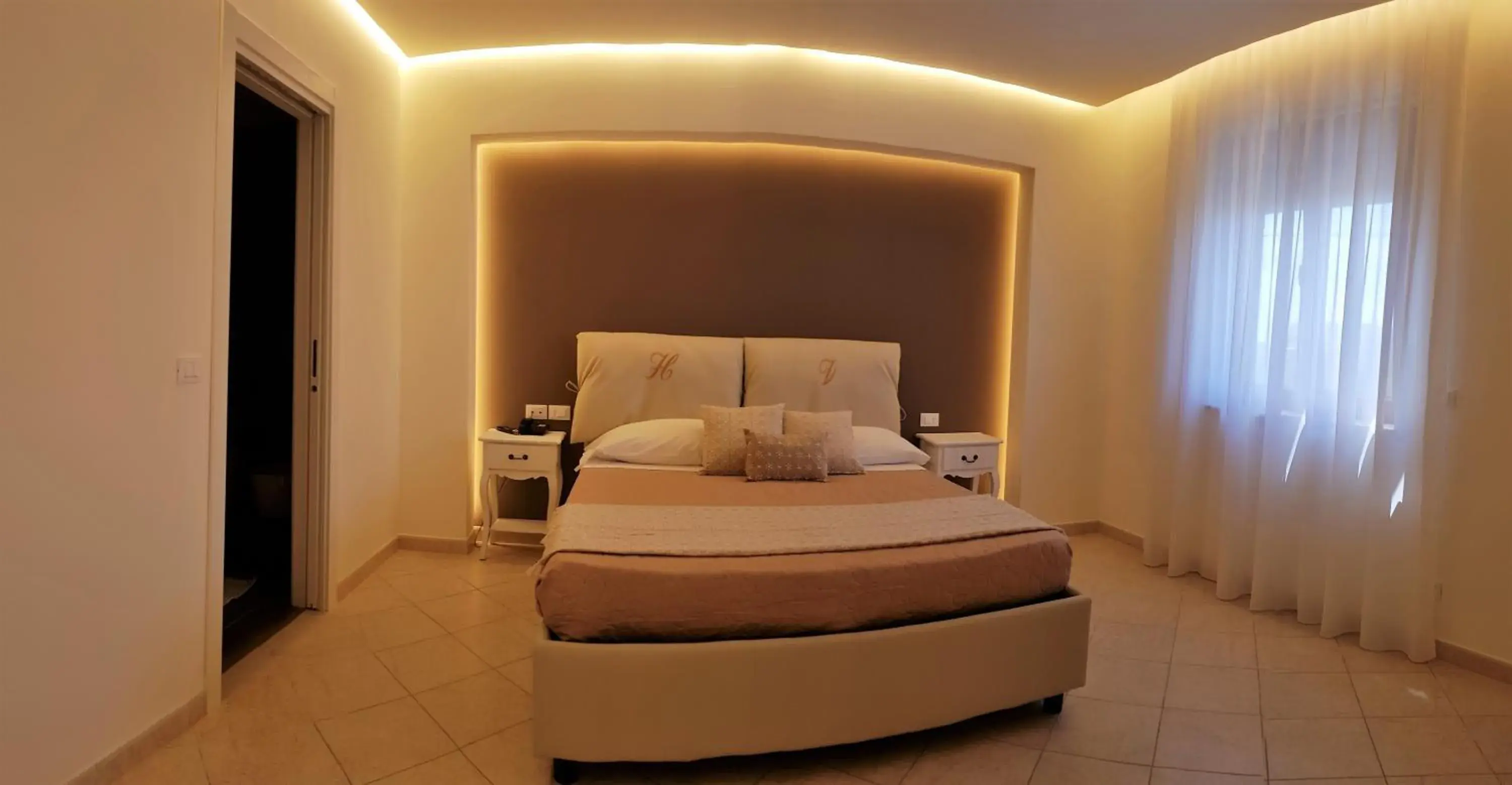 Bedroom, Bed in Hotel Victoria Bedroom, Bed in Hotel Victoria