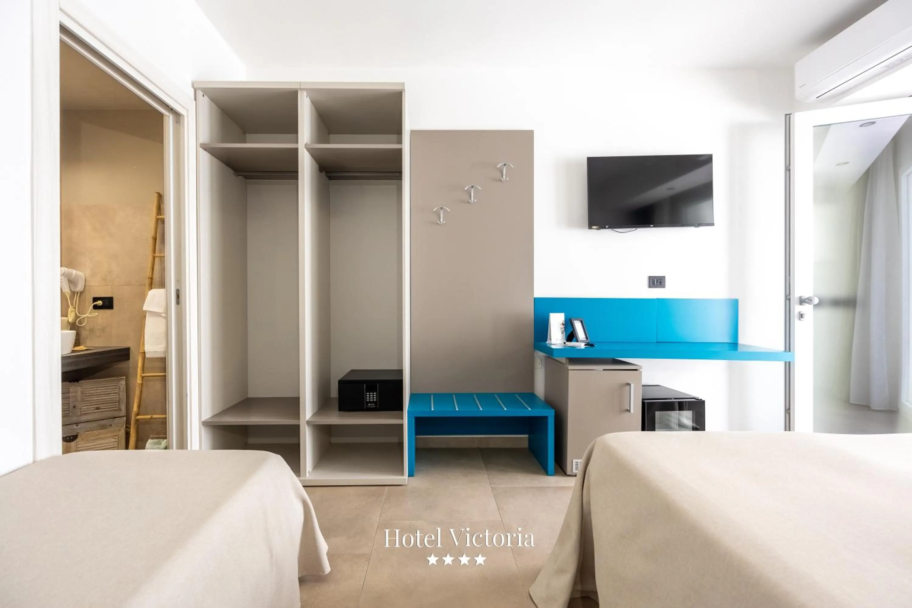 Photo of the whole room, Bed in Hotel Victoria