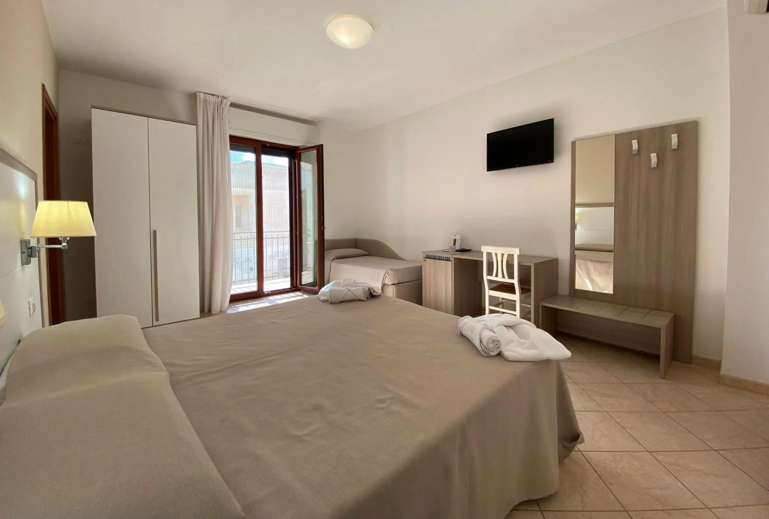 Photo of the whole room, Bed in Hotel Victoria