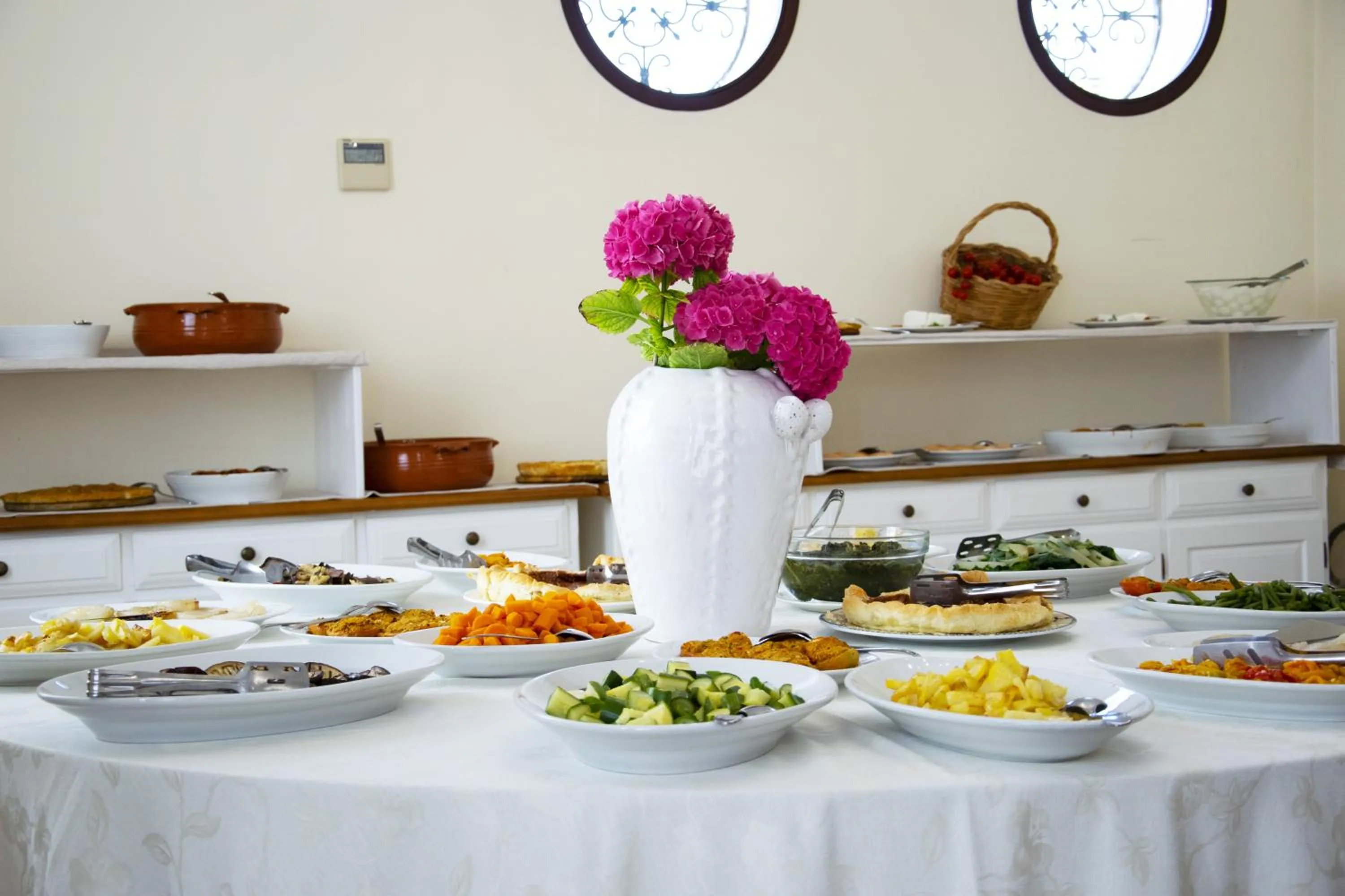 Food and drinks in Hotel Victoria