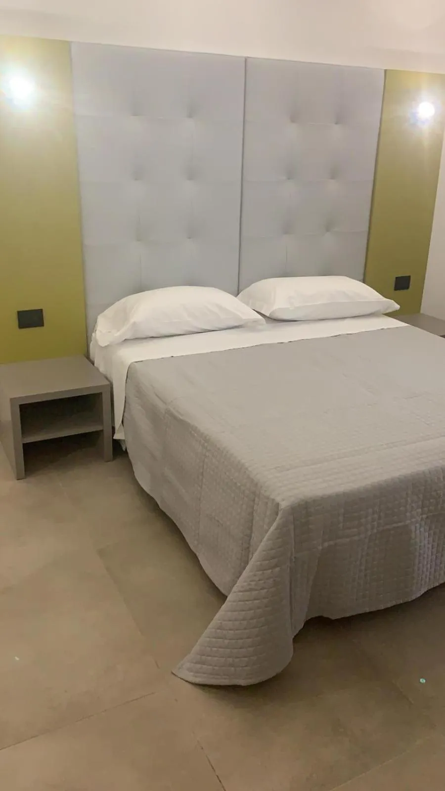 Bed in Hotel Victoria