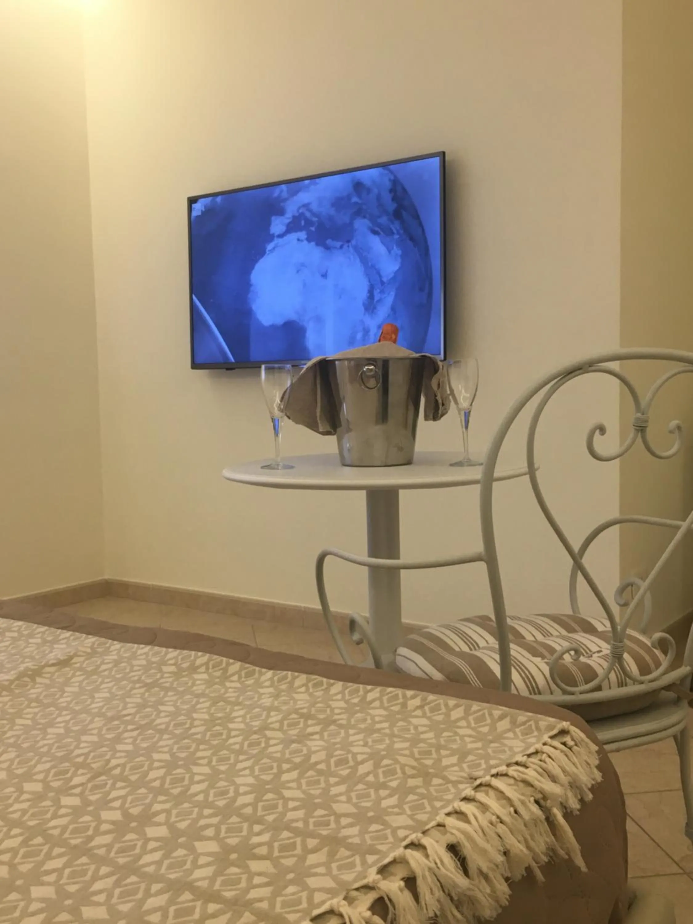 Bed in Hotel Victoria