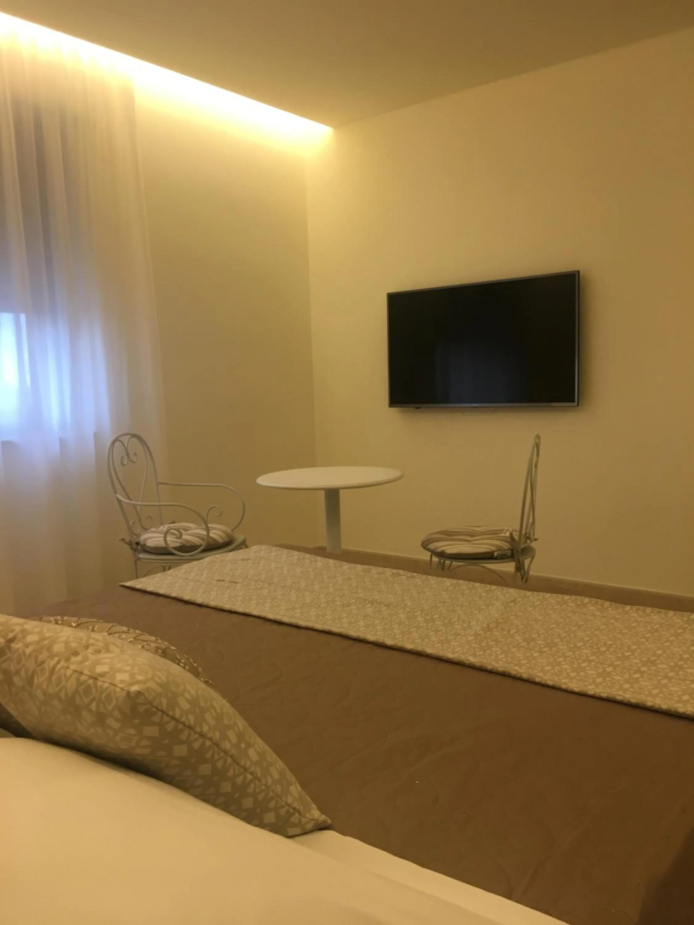 TV and multimedia, Bed in Hotel Victoria