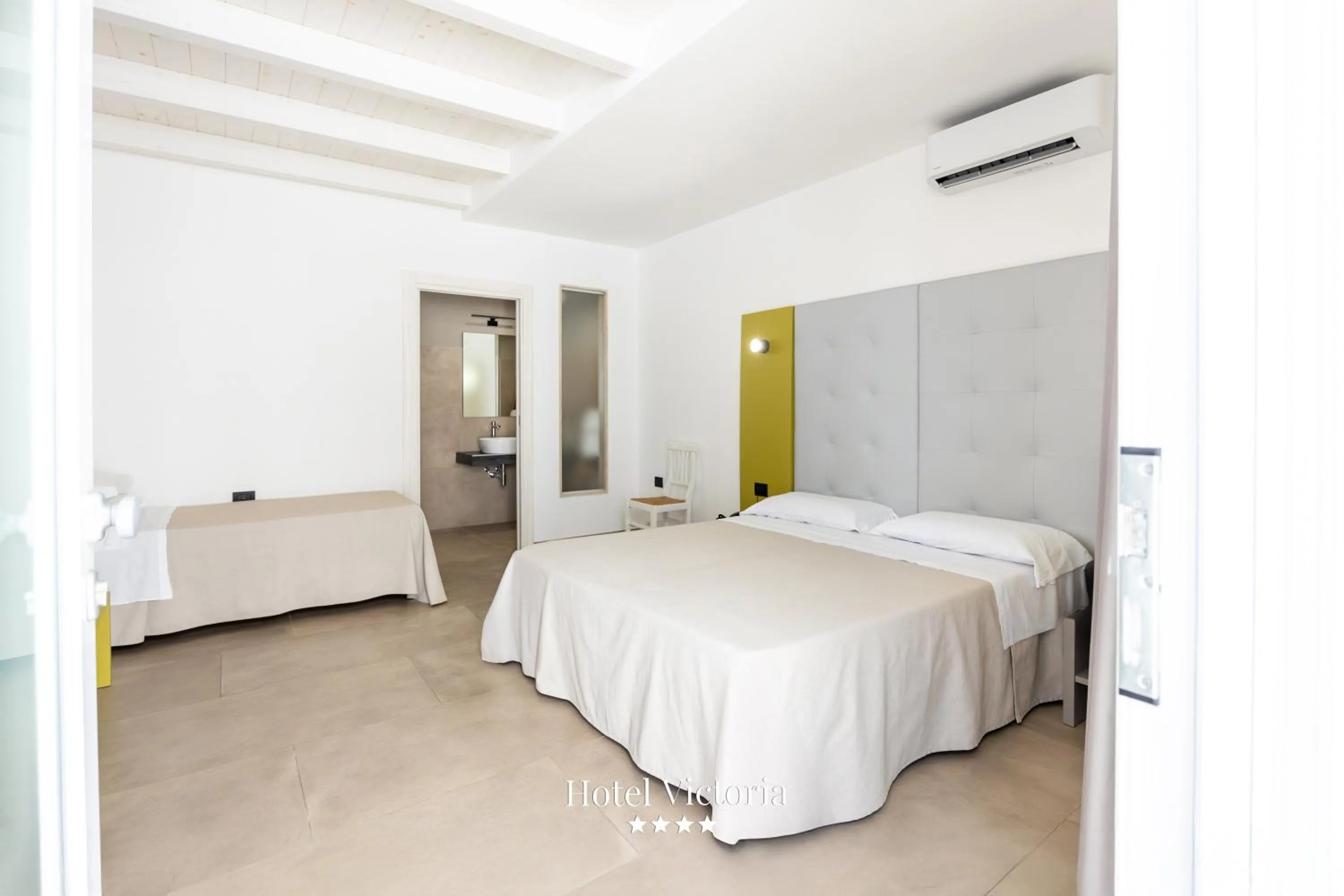 Photo of the whole room, Bed in Hotel Victoria