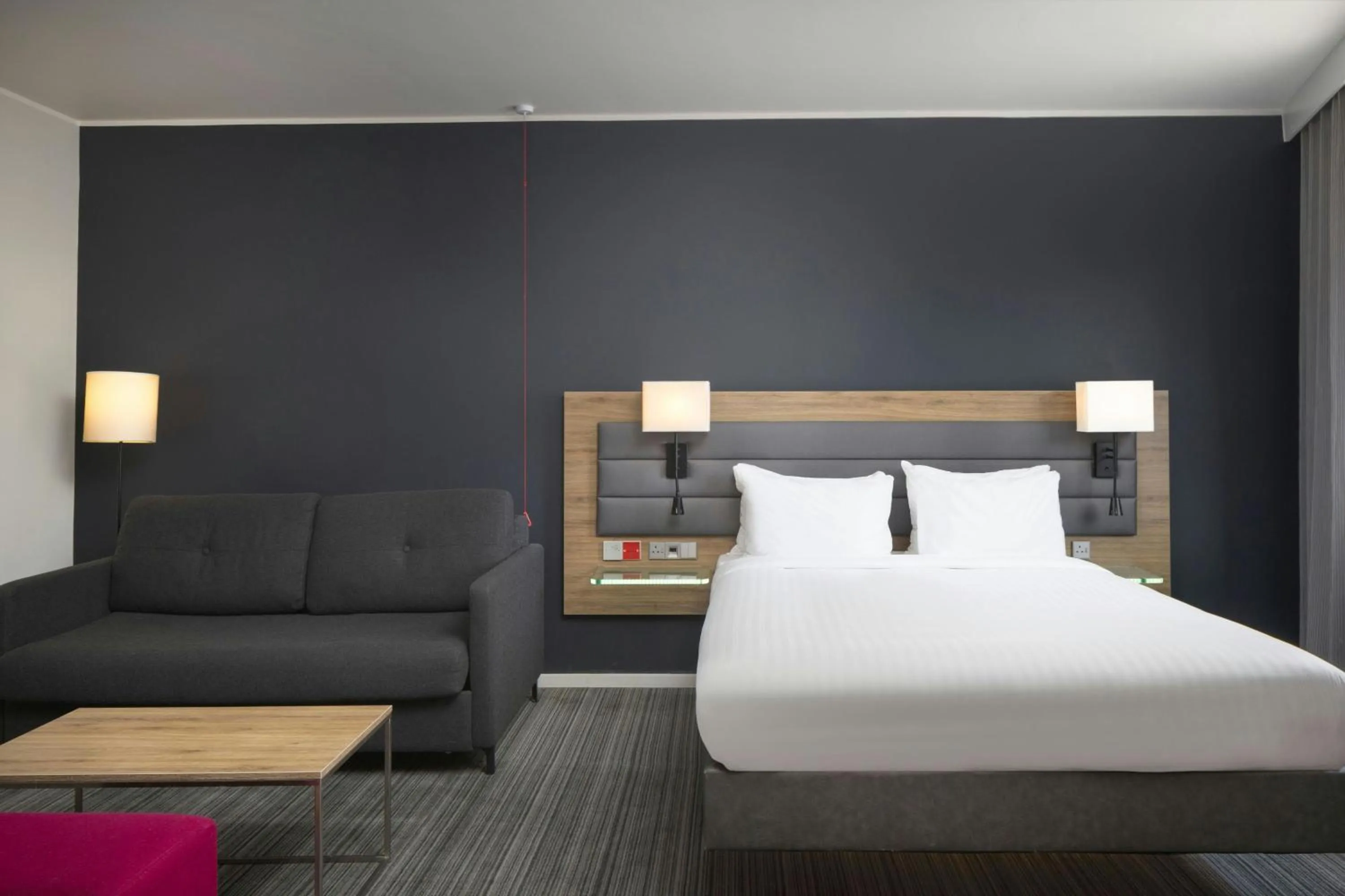 Photo of the whole room, Bed in Moxy York
