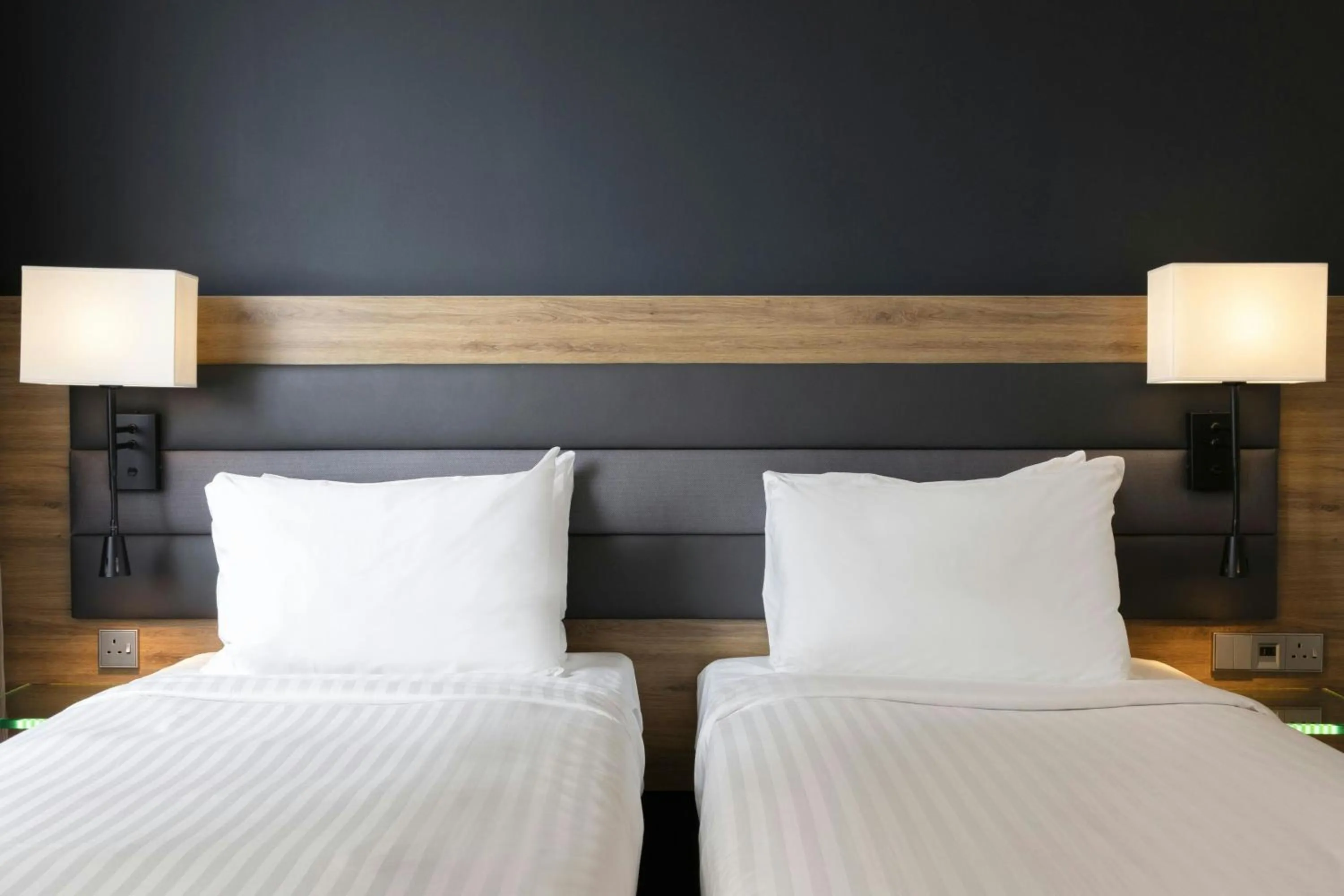 Photo of the whole room, Bed in Moxy York