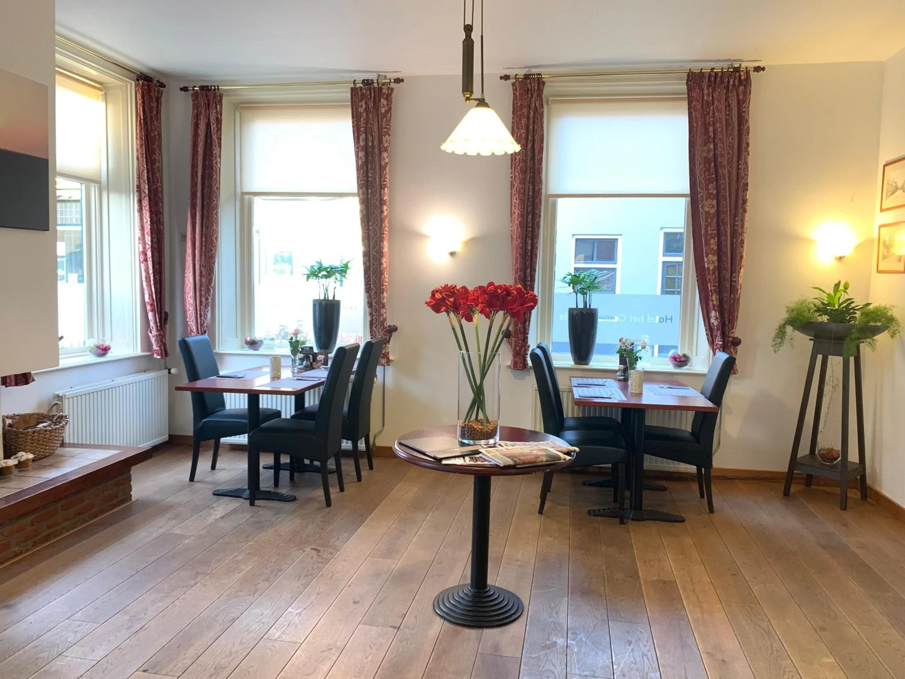 Hotel het Gemeentehuis Uithuizen