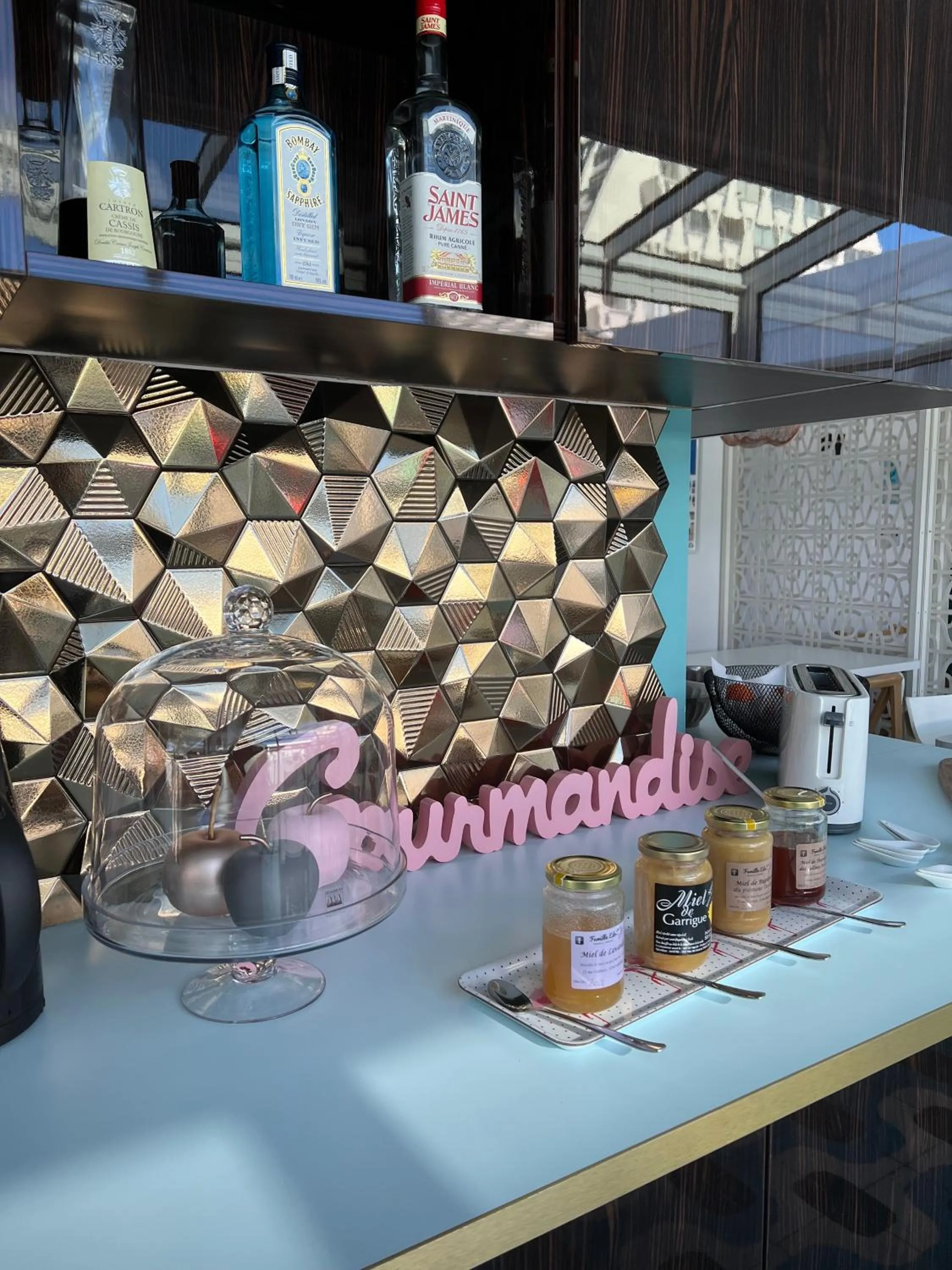 Kitchen or kitchenette in Hôtel Saint-Clair, côté Plage