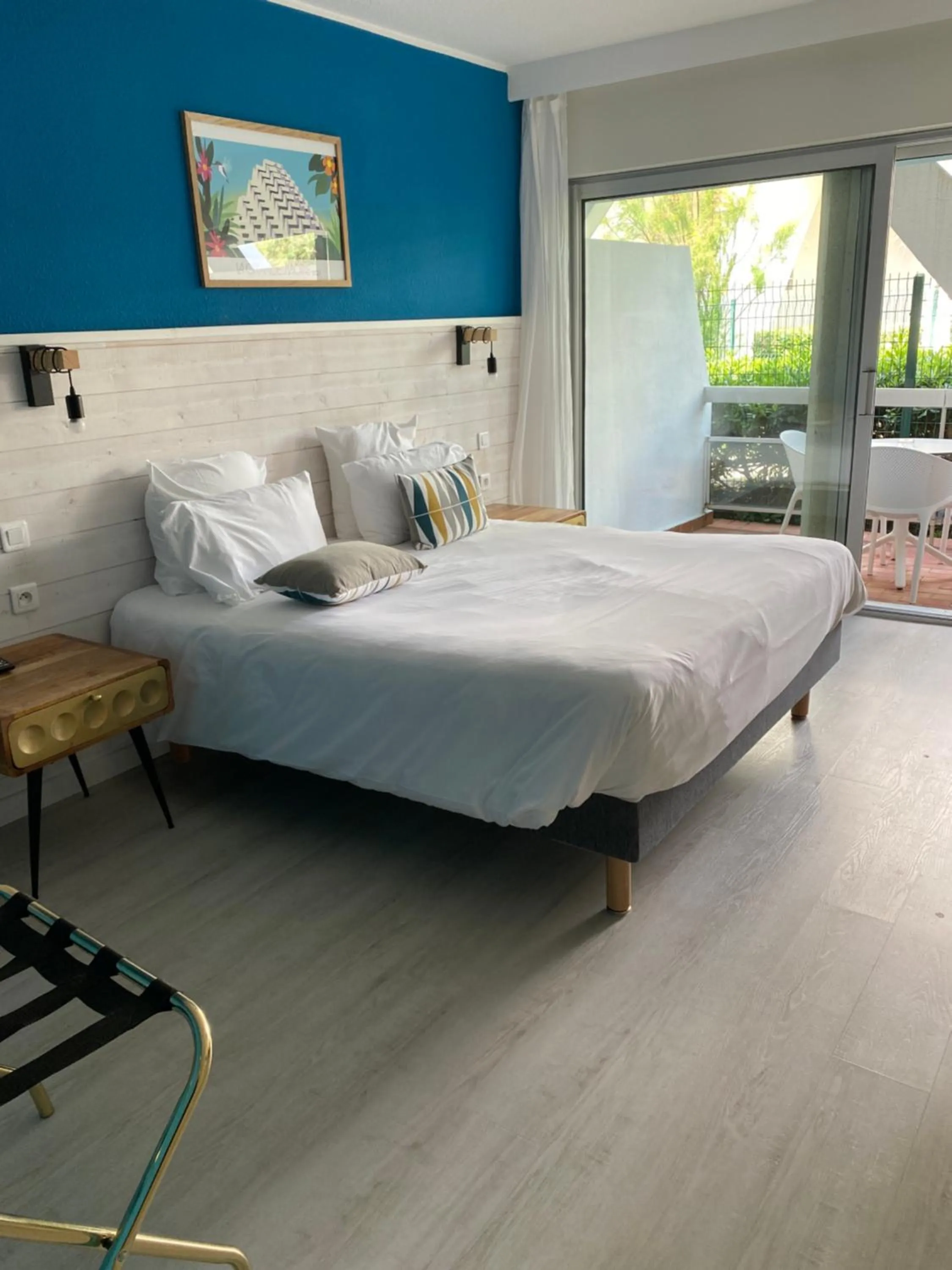 Bed in Hôtel Saint-Clair, côté Plage